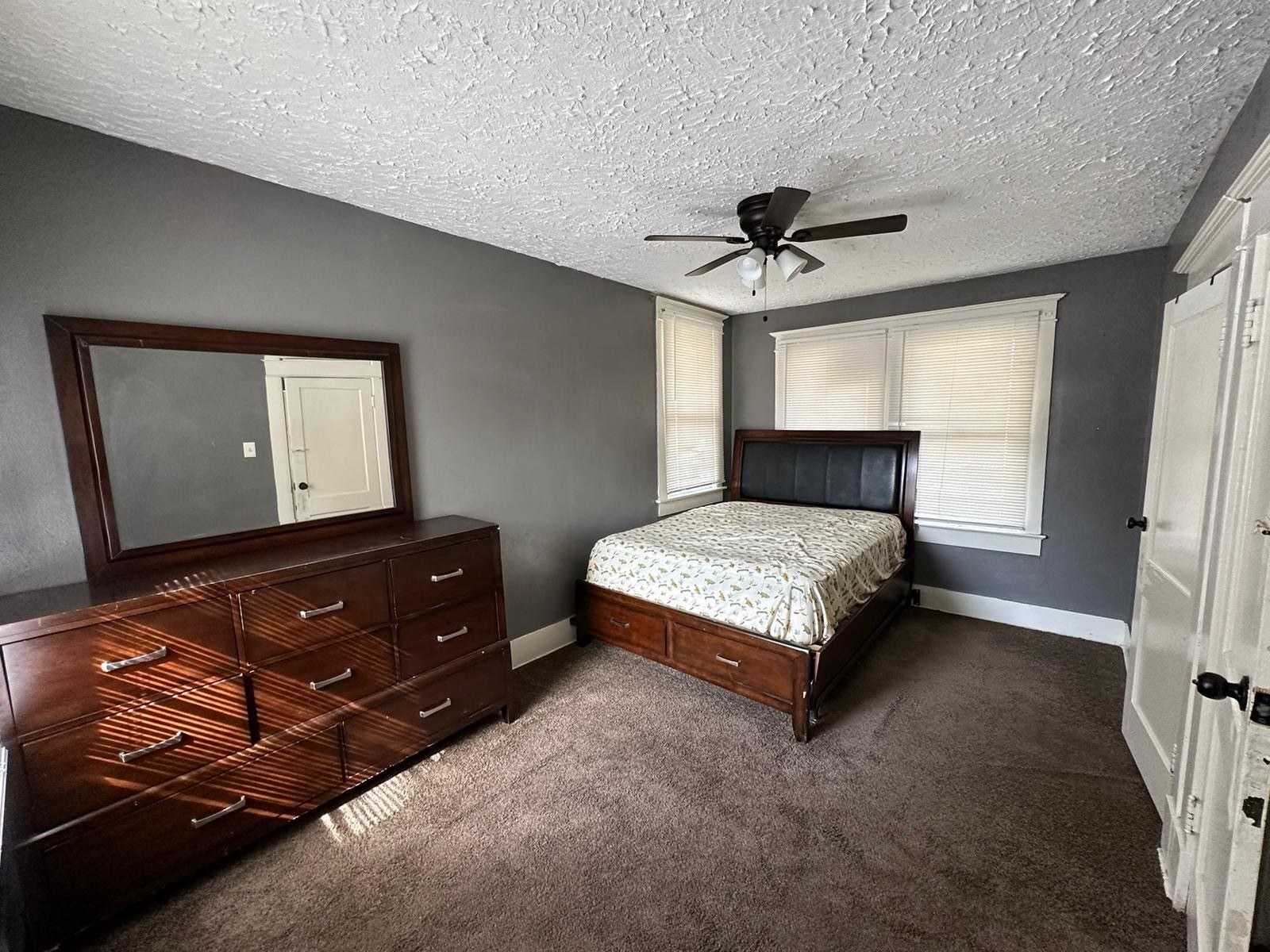 6818 Stearns Street Property Photo 10