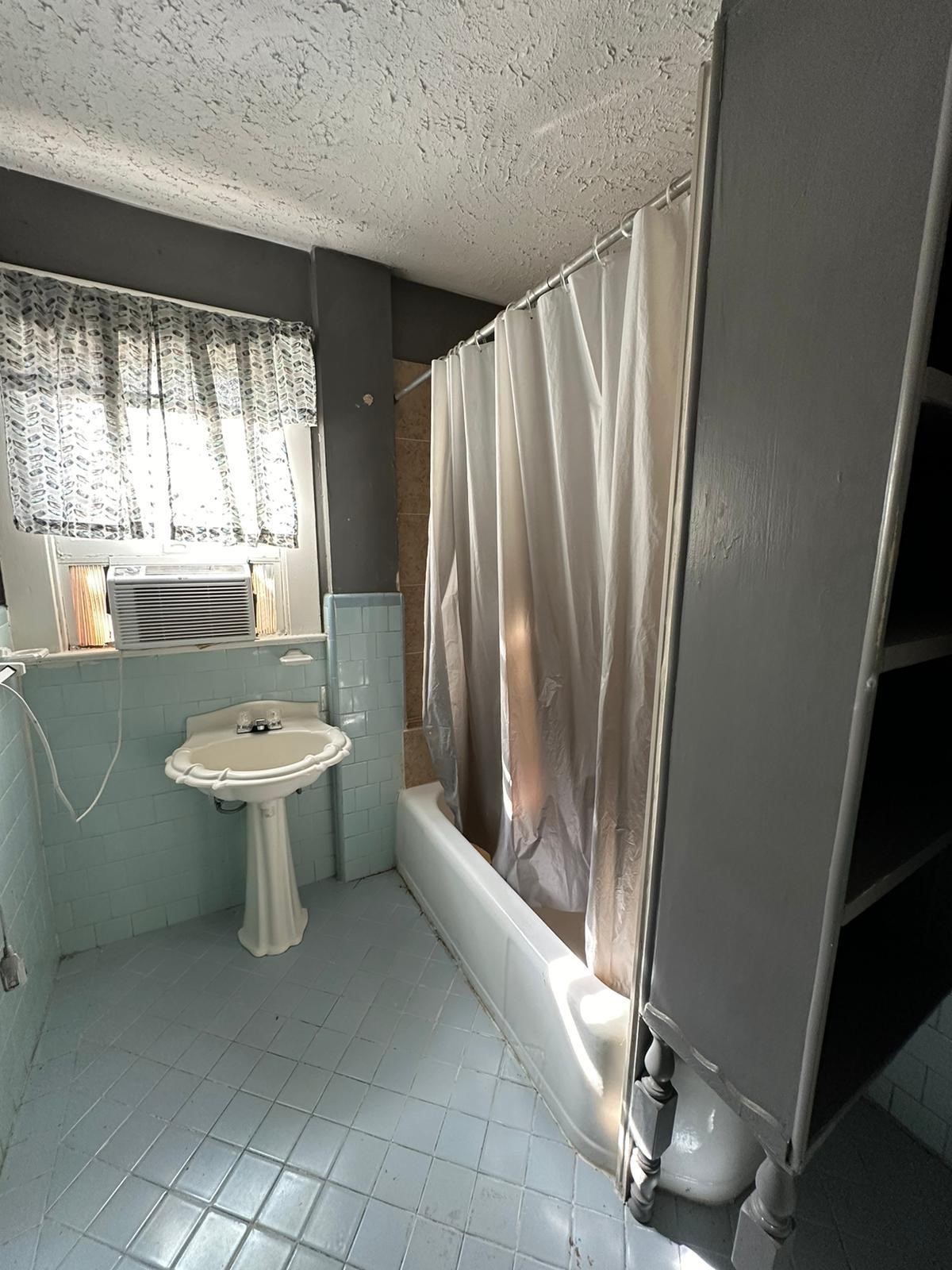 6818 Stearns Street Property Photo 11