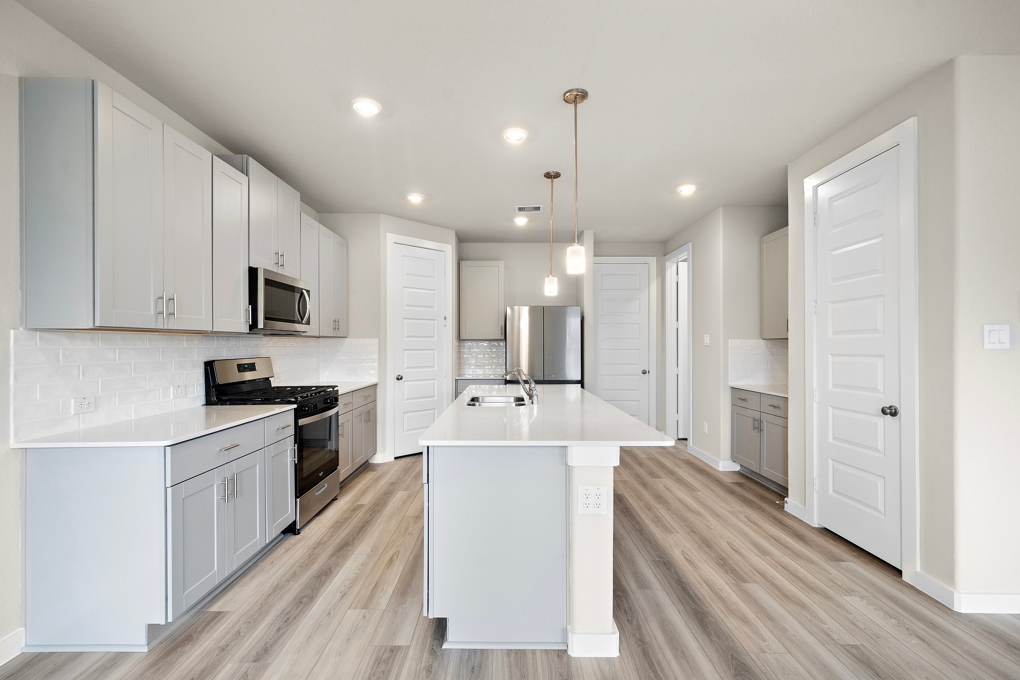 9912 Storehouse Drive Property Photo 1