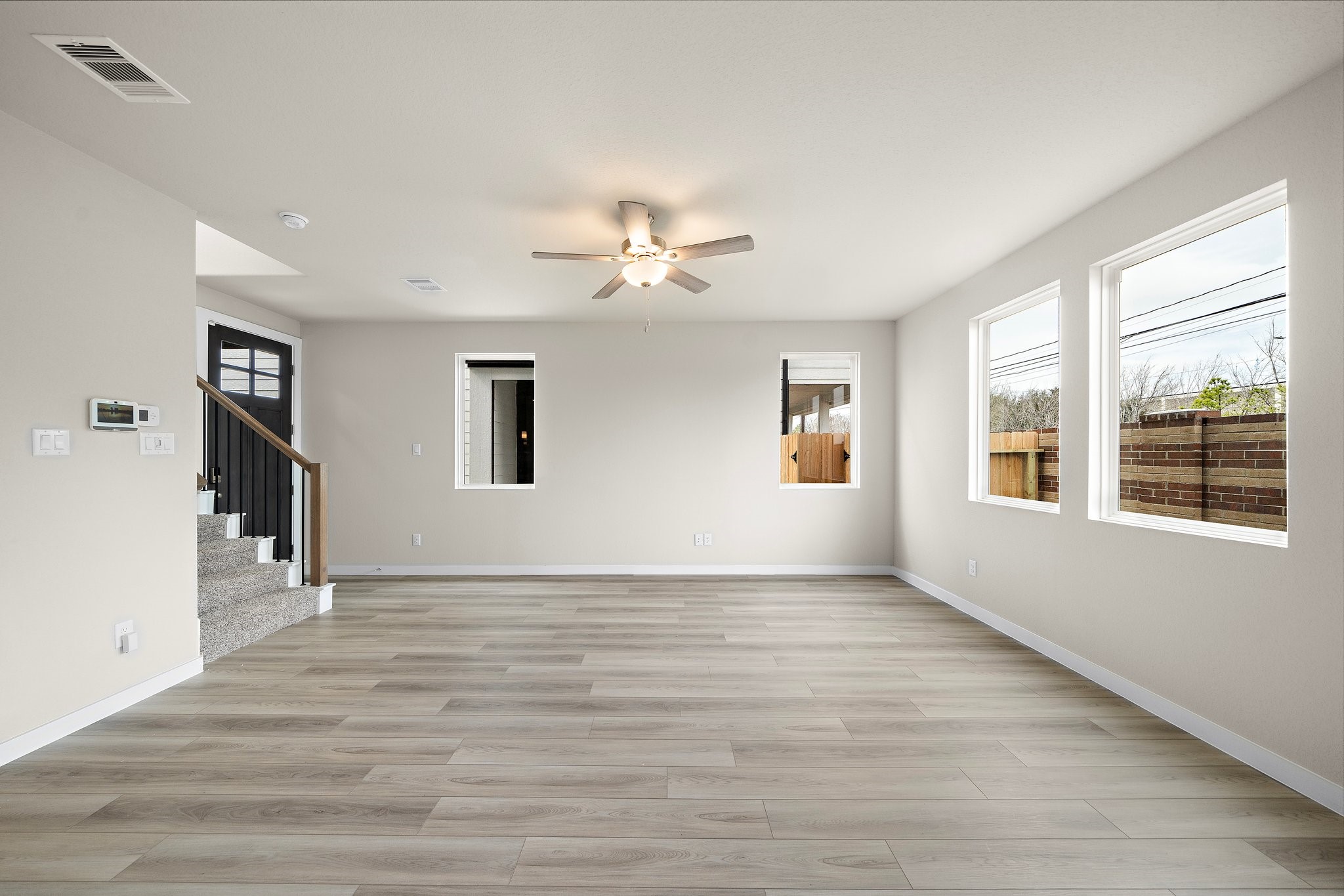 9912 Storehouse Drive Property Photo 6