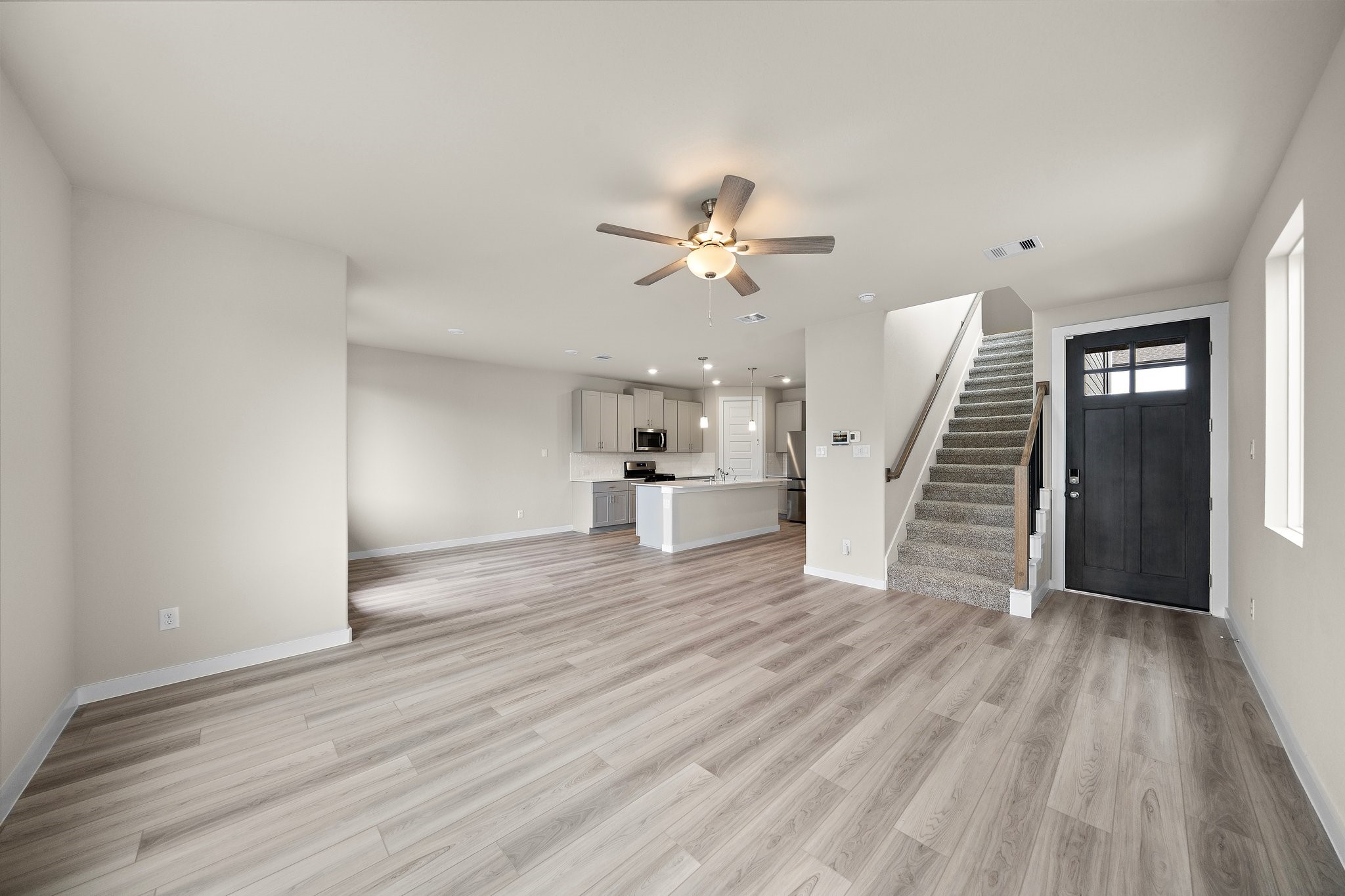 9912 Storehouse Drive Property Photo 7