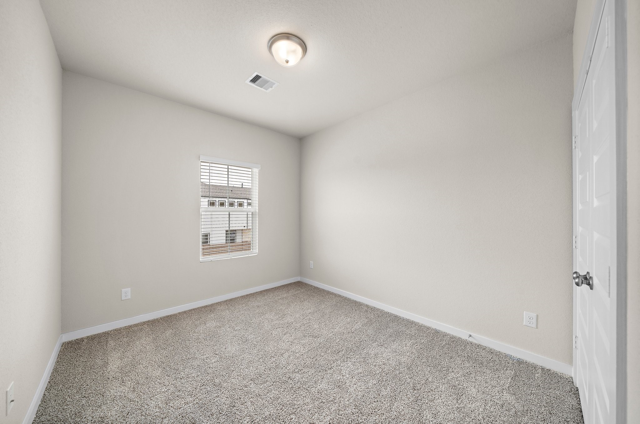 9912 Storehouse Drive Property Photo 13