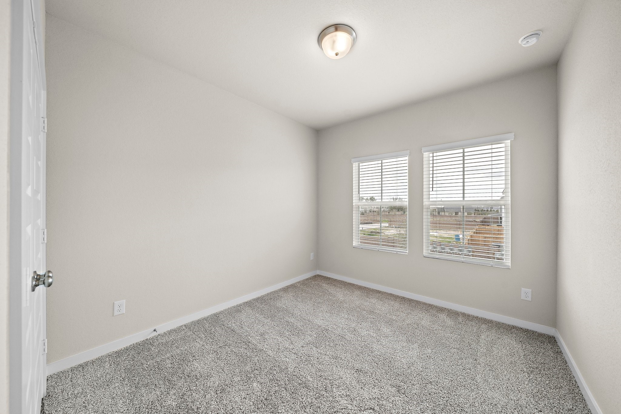 9912 Storehouse Drive Property Photo 14