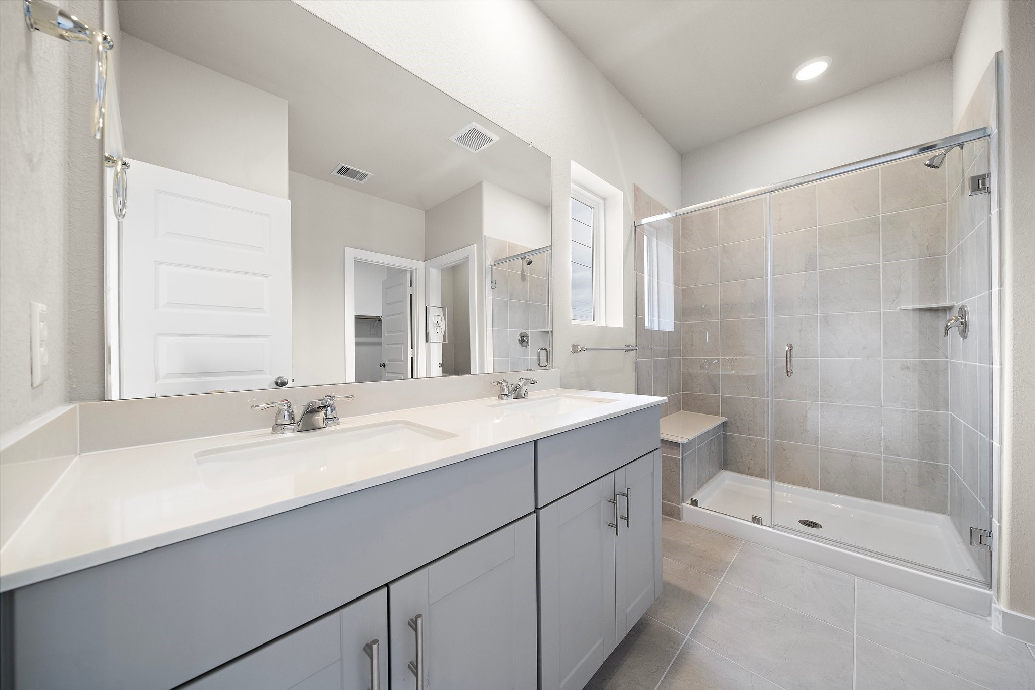 9912 Storehouse Drive Property Photo 17