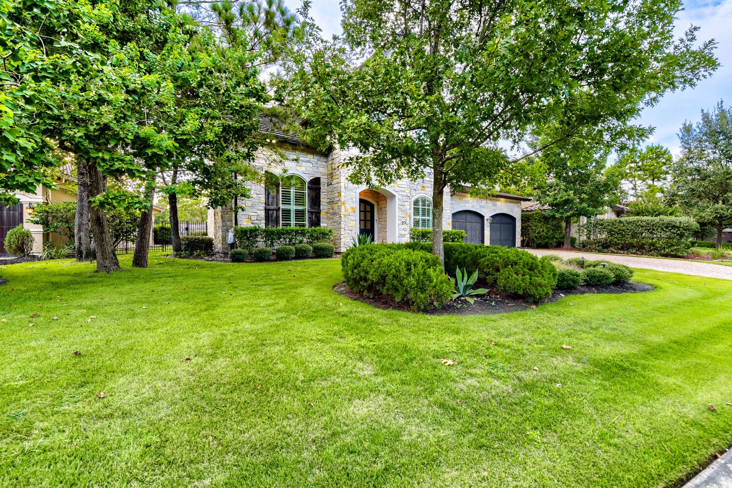27 Johnathan Landing Court Property Photo 2