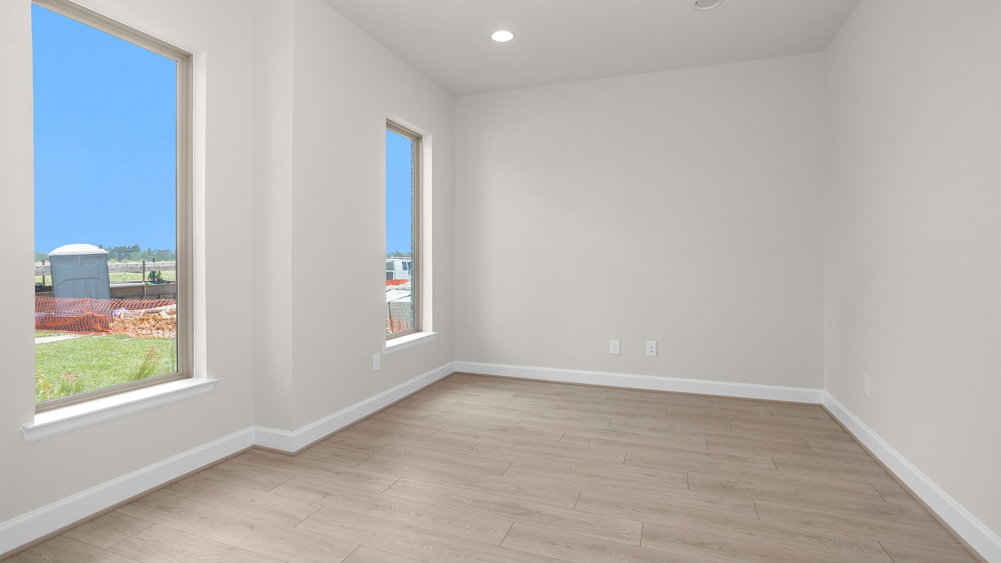 25626 Hughes Drive Property Photo 4