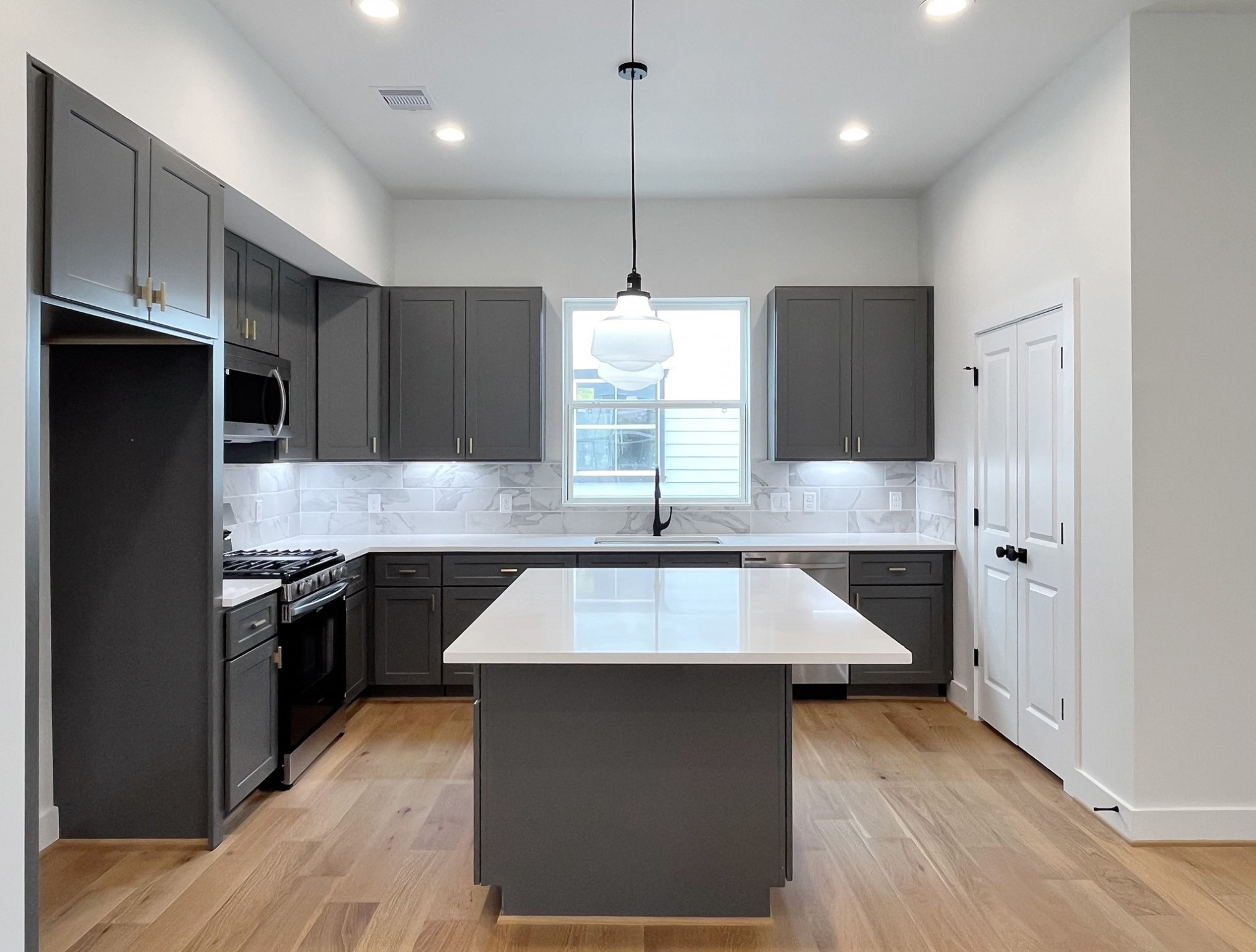 5438c Wheatley Street Property Photo 4
