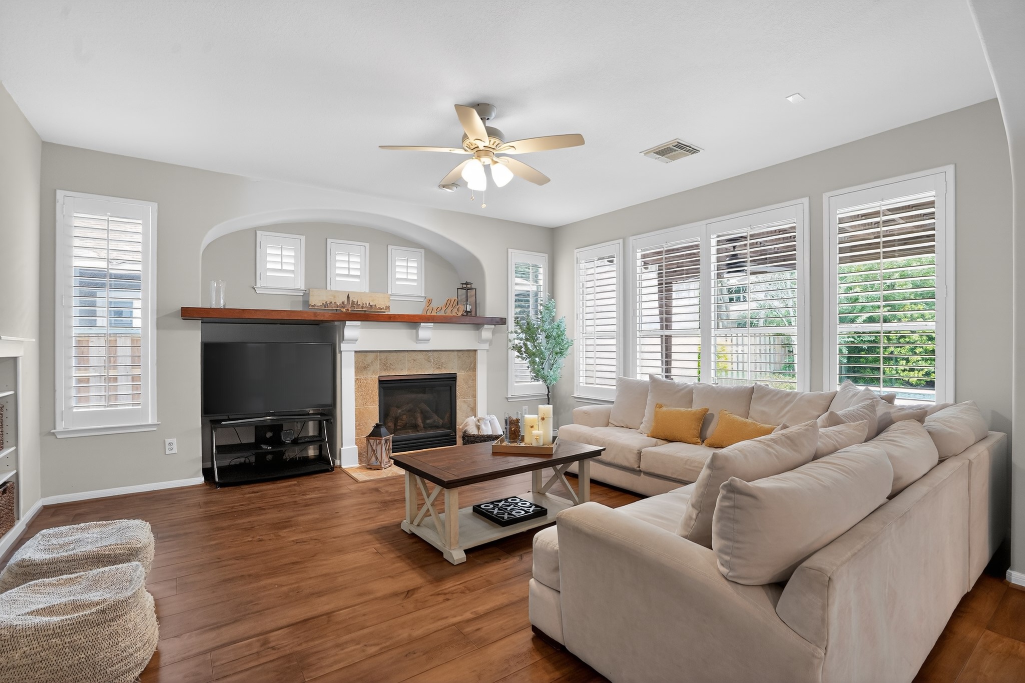 42 Crisp Morning Circle Property Photo 3