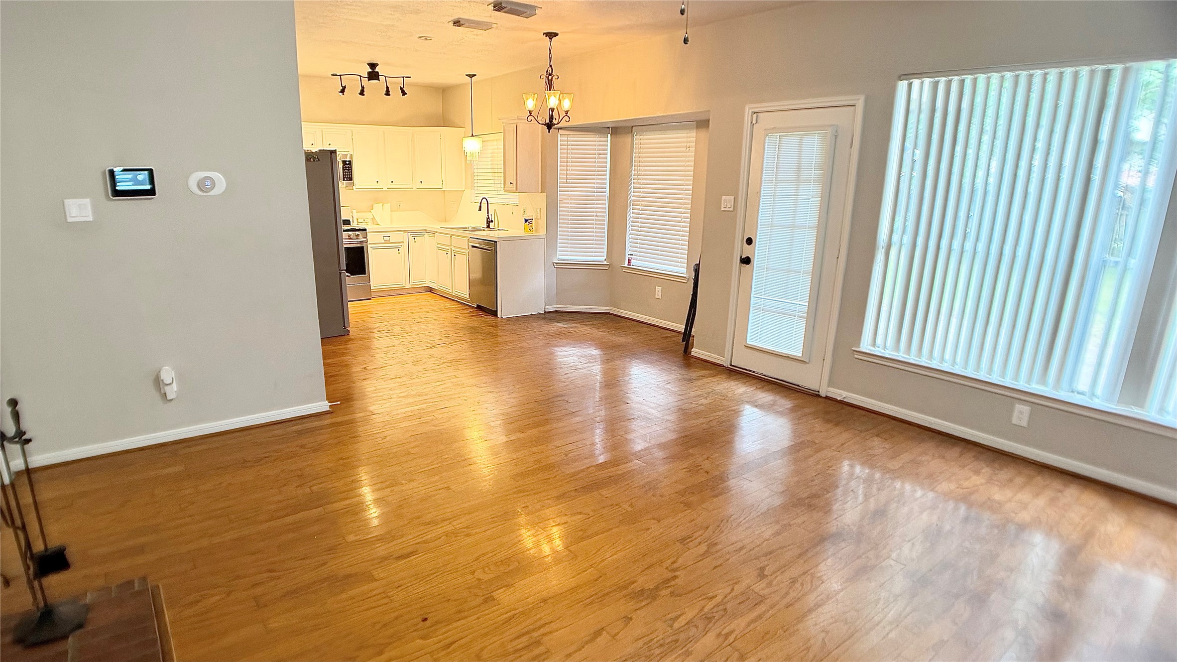 17743 Seven Pines Drive Property Photo 4