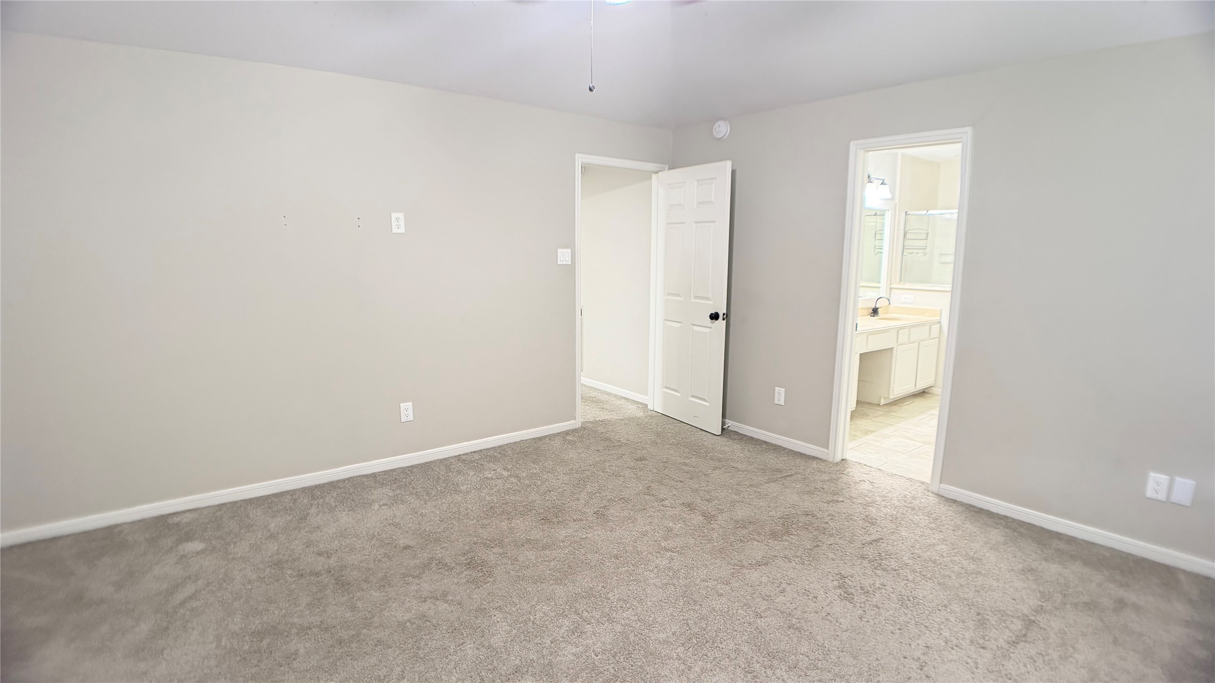 17743 Seven Pines Drive Property Photo 5