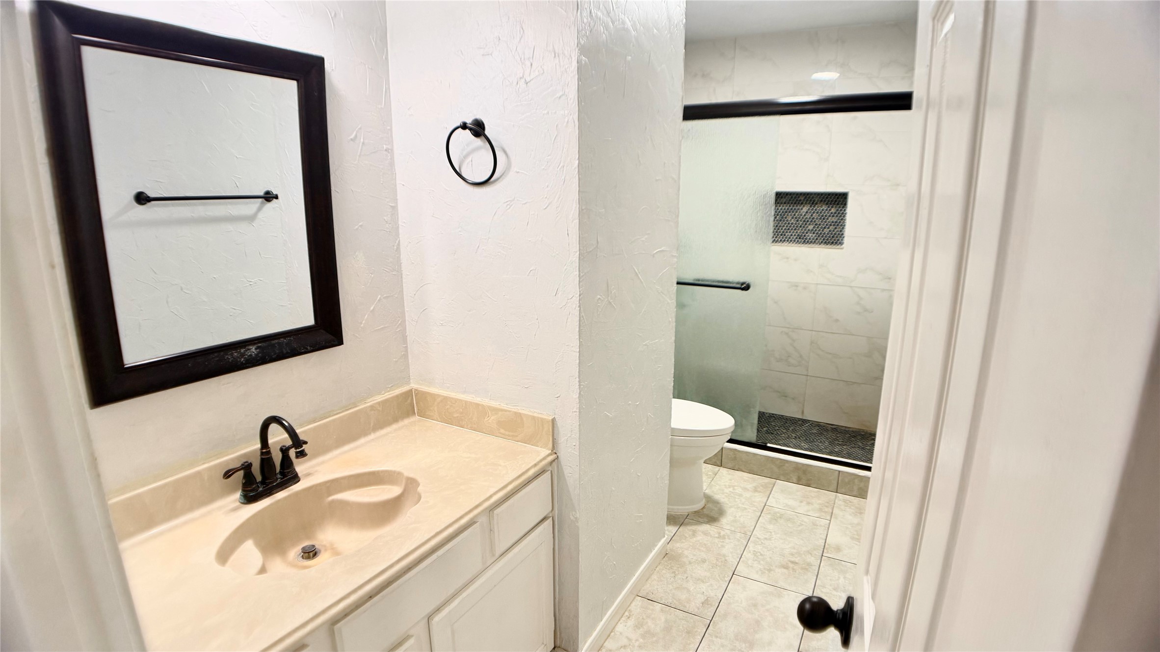 17743 Seven Pines Drive Property Photo 6