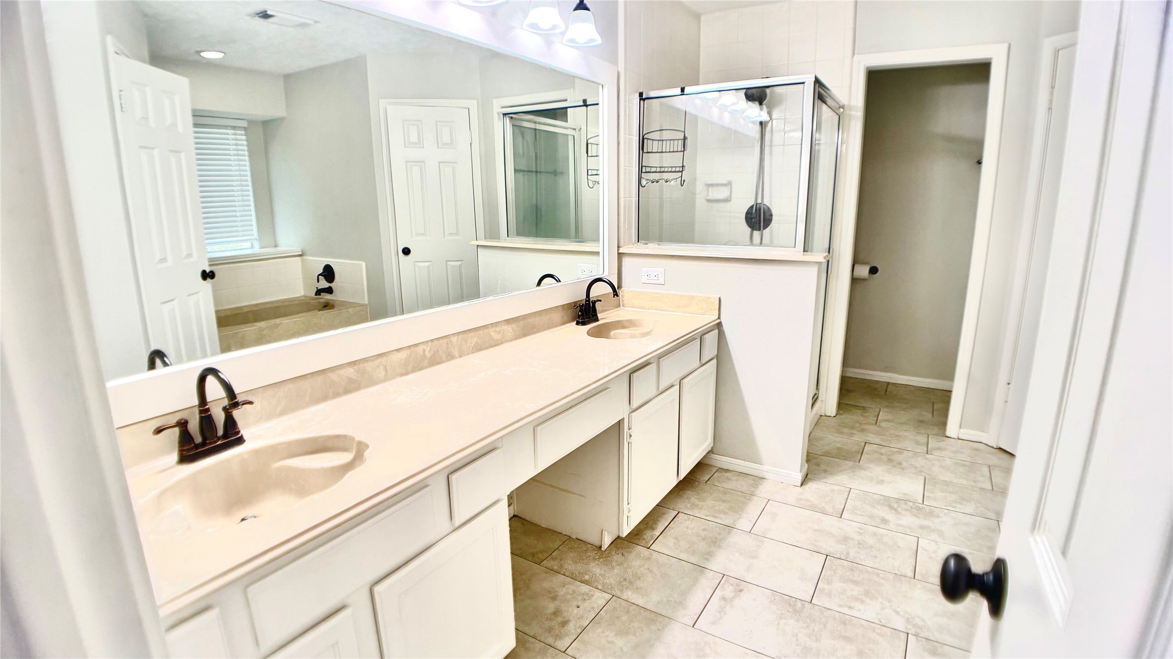 17743 Seven Pines Drive Property Photo 7