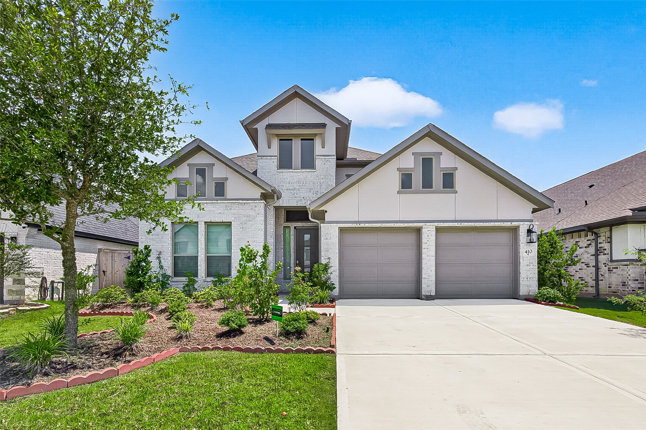 410 Mercury Sky Road Property Photo 1