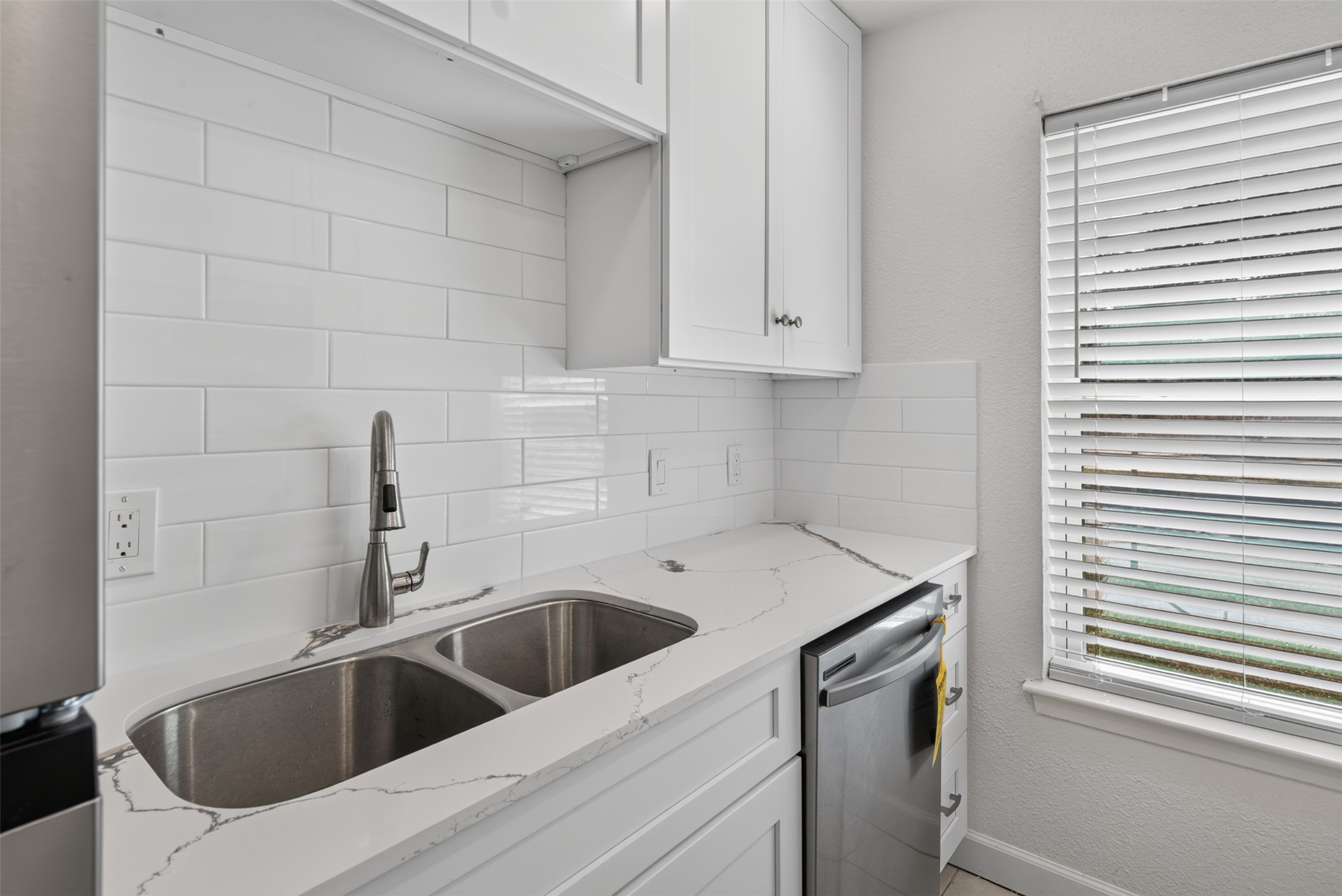 6525 Renwick Drive A Property Photo 8