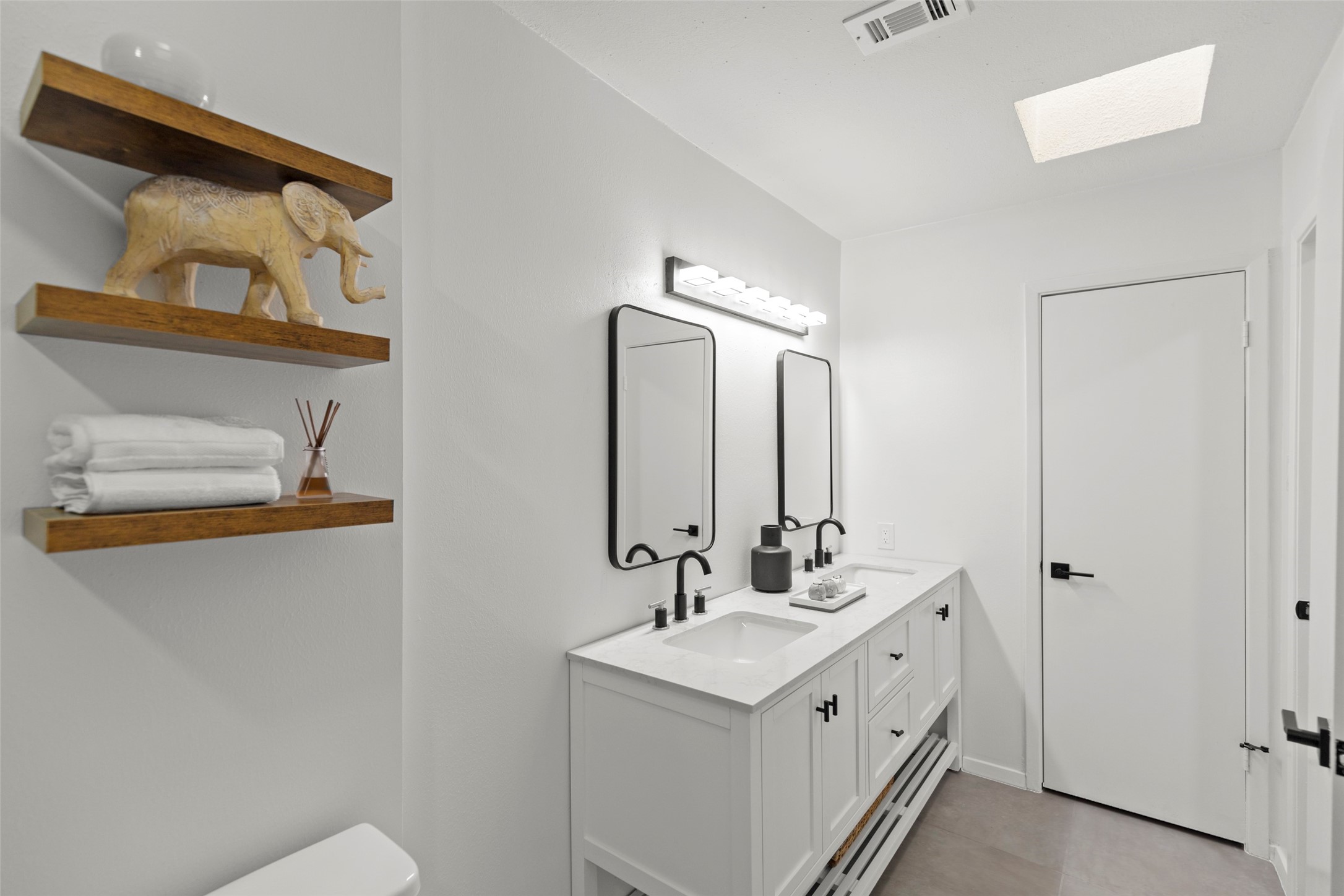 2019 Wilcrest Drive Property Photo 16