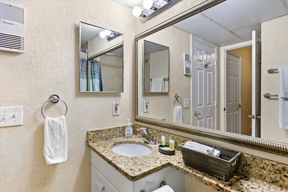 6102 Seawall Boulevard 322 Property Photo 12