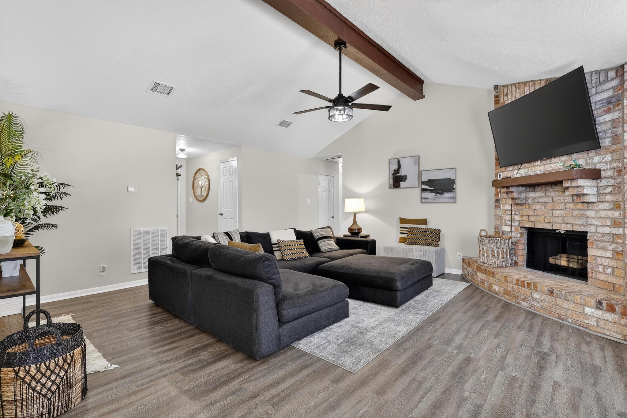 9514 Marblemount Drive Property Photo 6