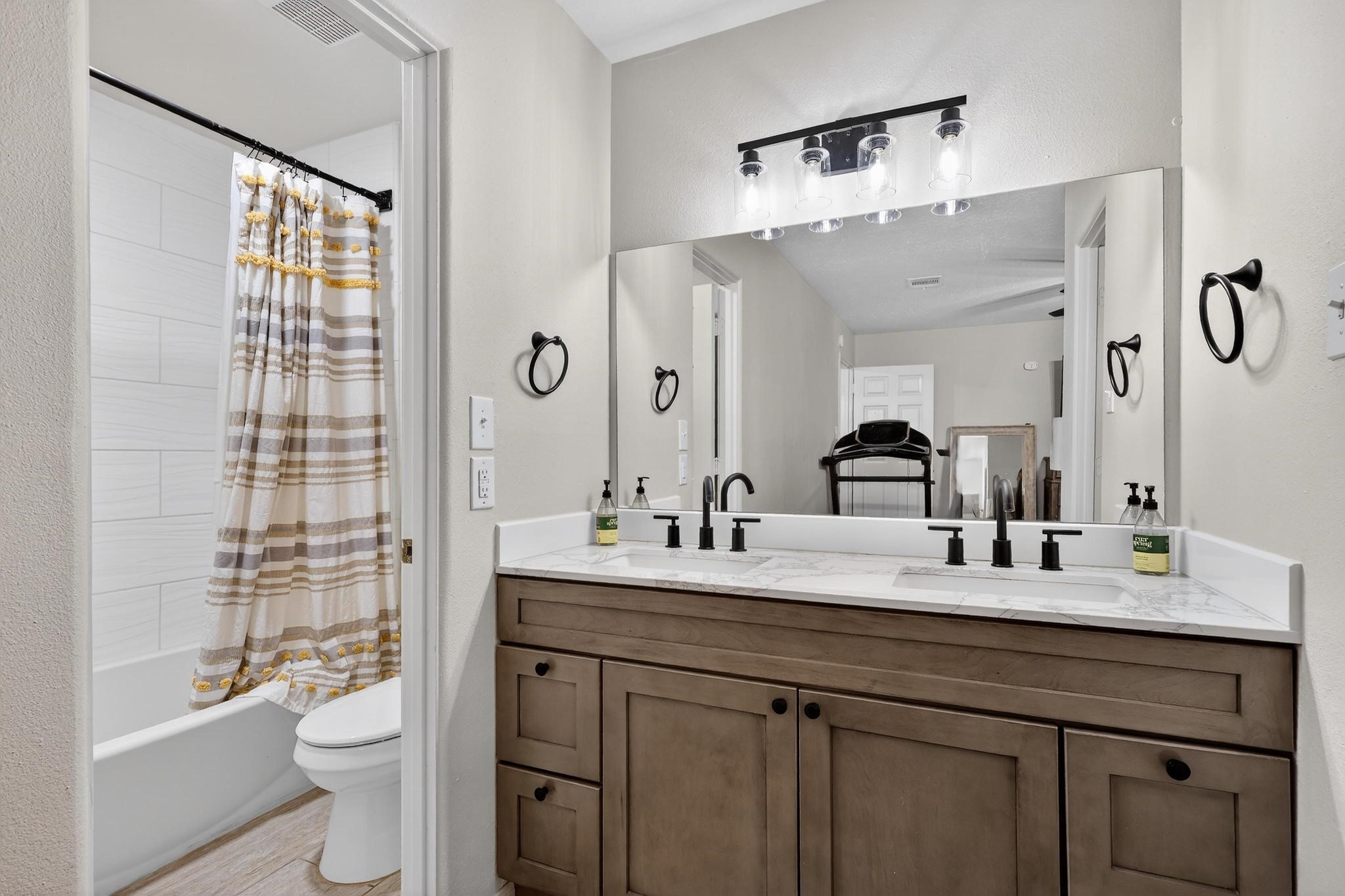 9514 Marblemount Drive Property Photo 13