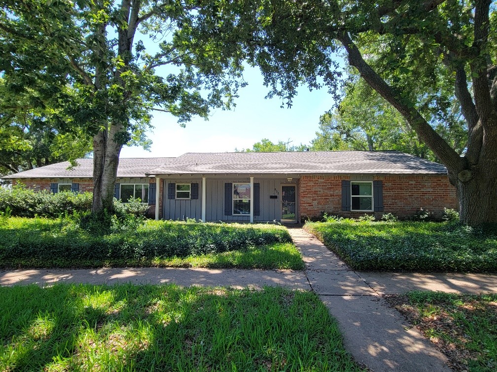 802 Seafoam Road Property Photo 1