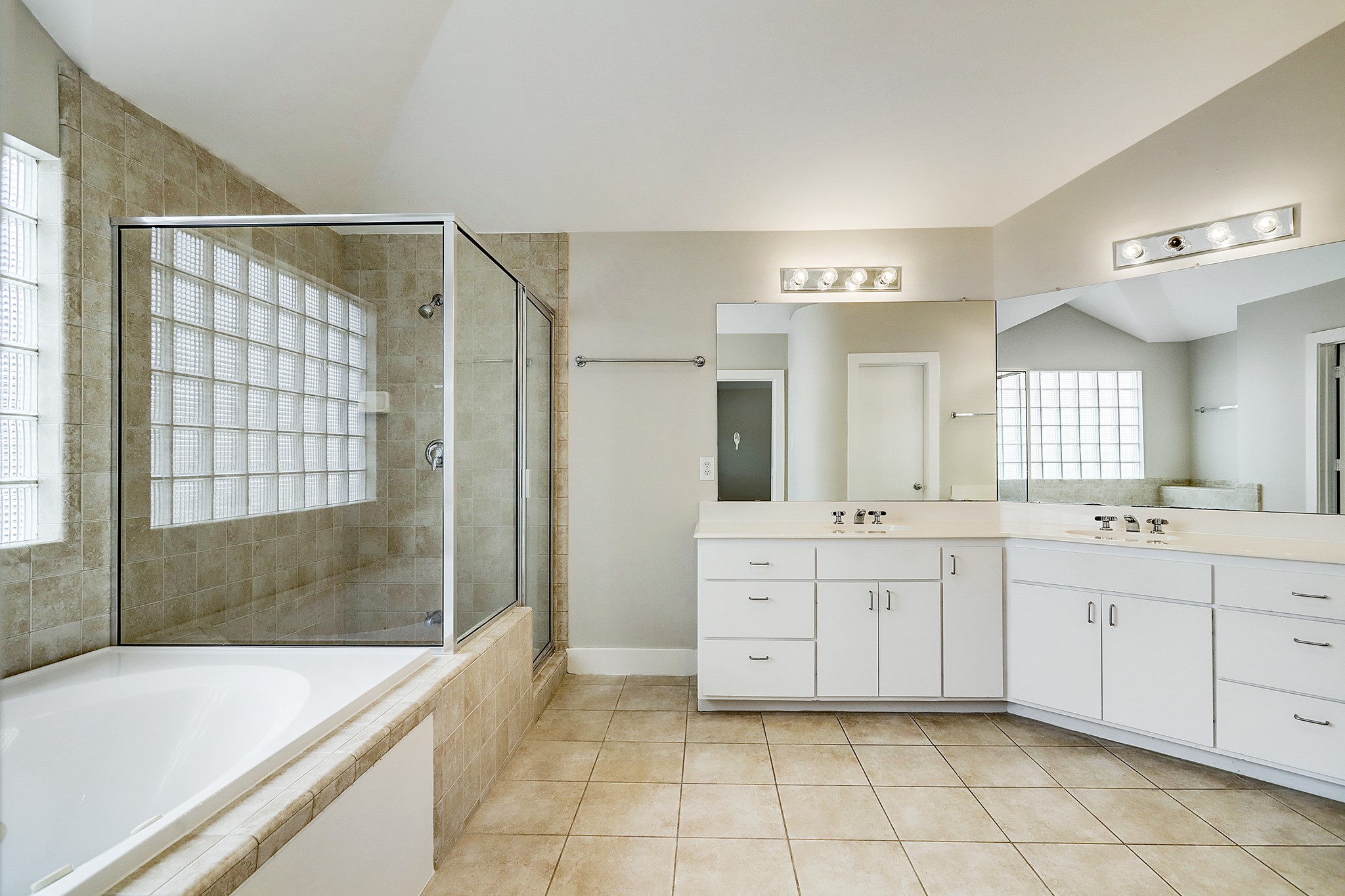 425 W 26th Street Property Photo 19