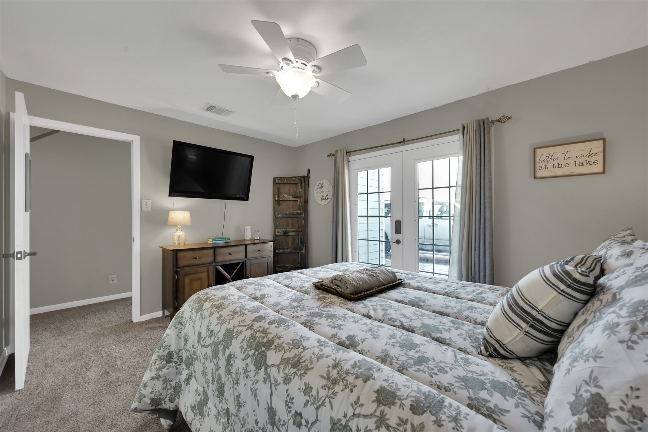 10496 Summit Drive Property Photo 18