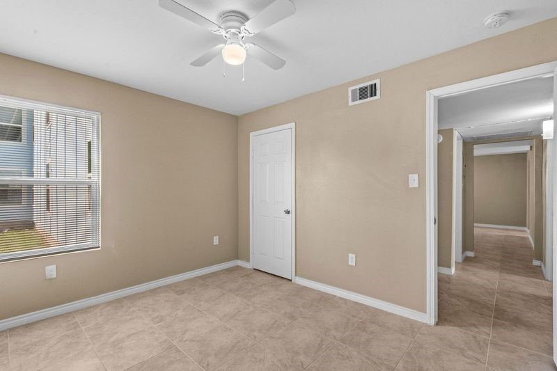 2802 Sealy Street 6 Property Photo 11