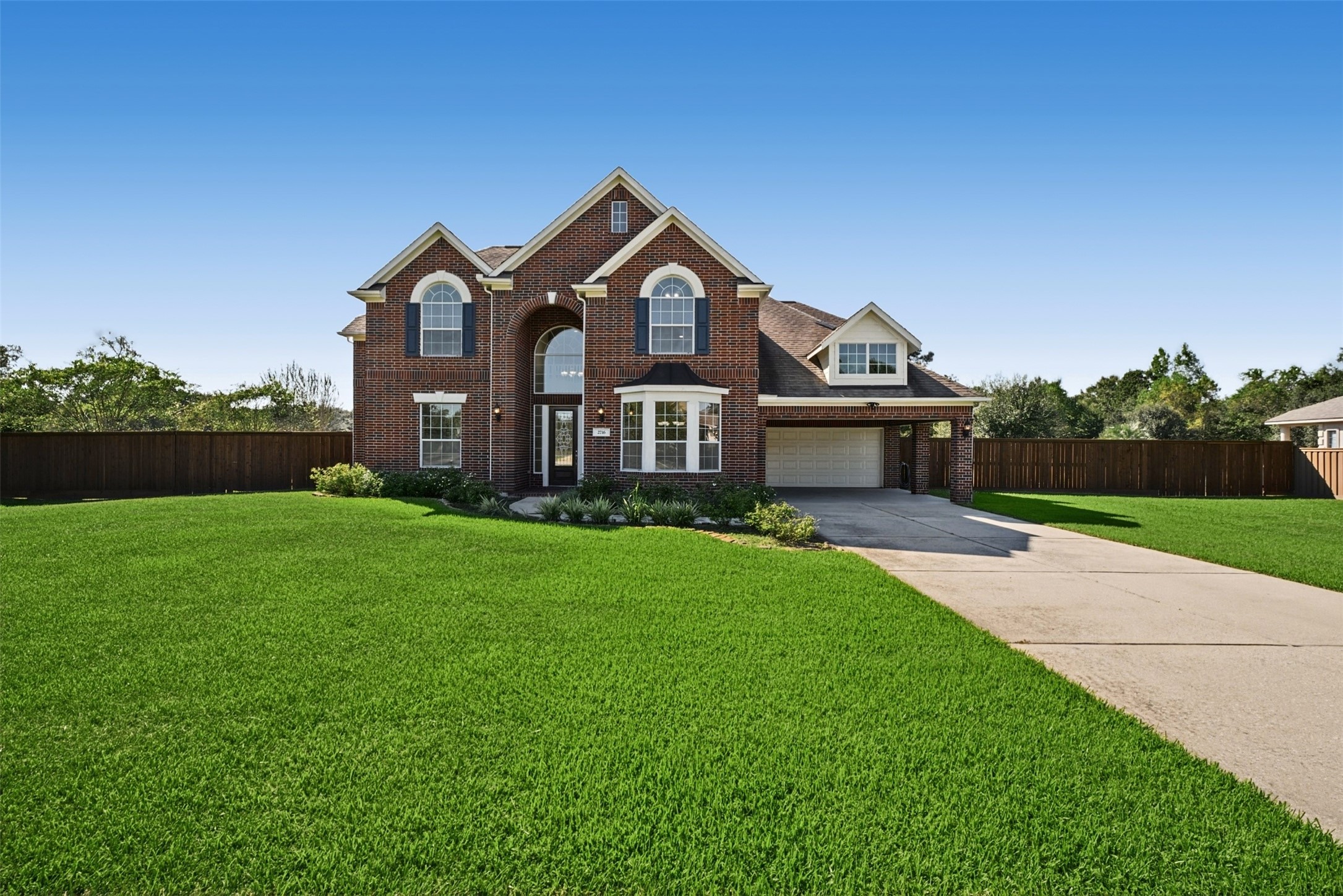 2716 Silverstone Way Property Photo 3