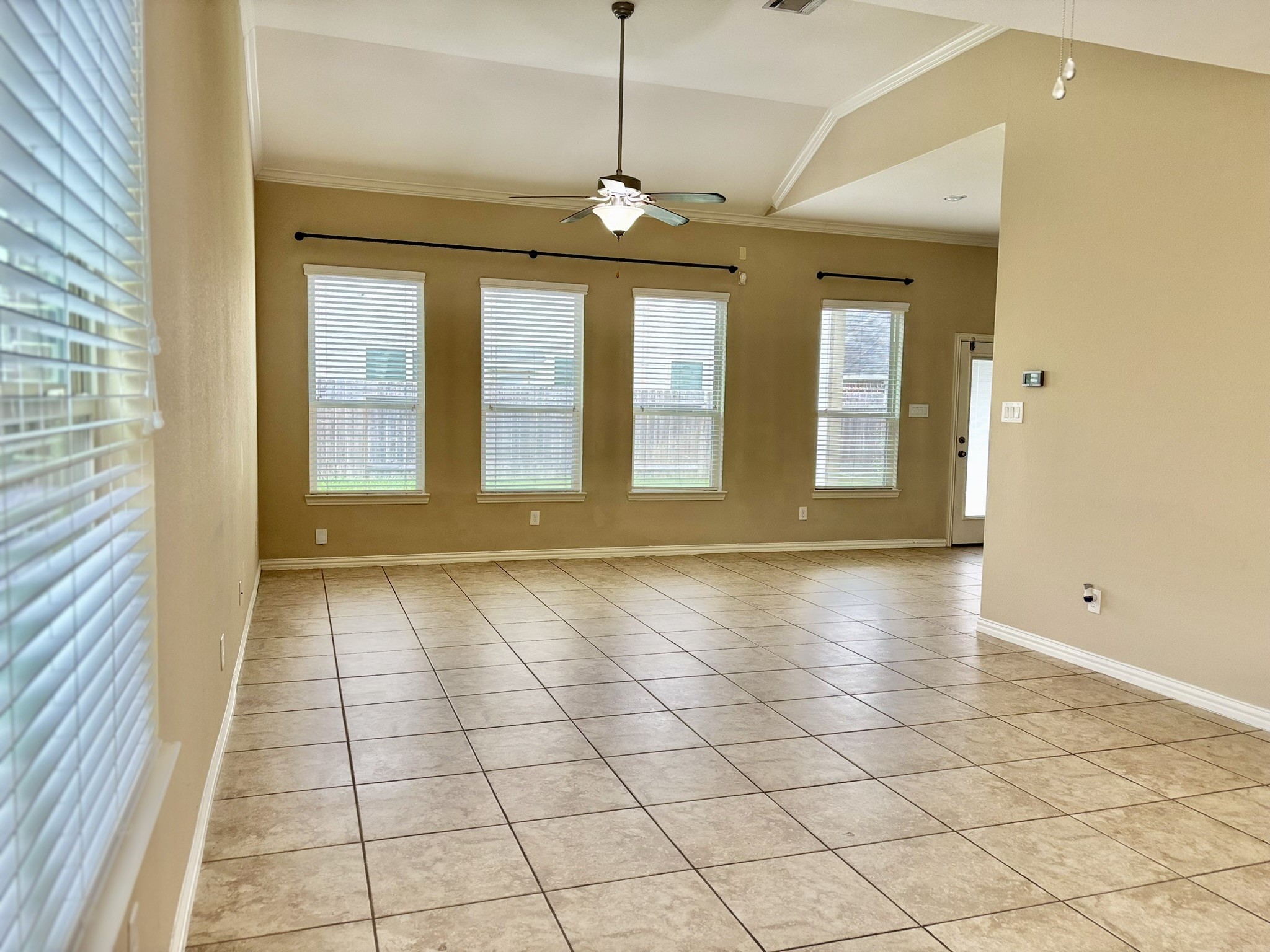 10914 Camarillo Court Property Photo 18