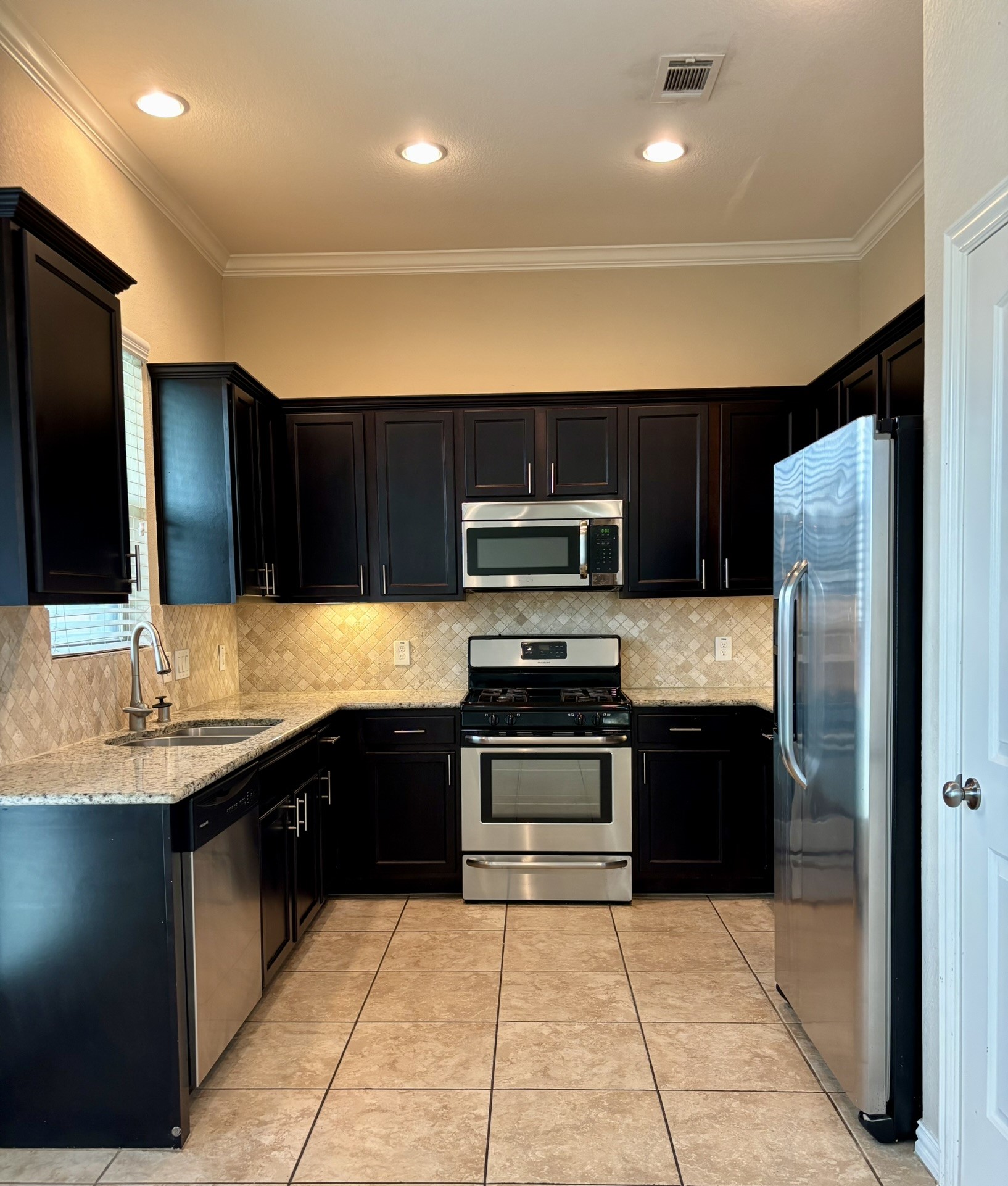 10914 Camarillo Court Property Photo 22