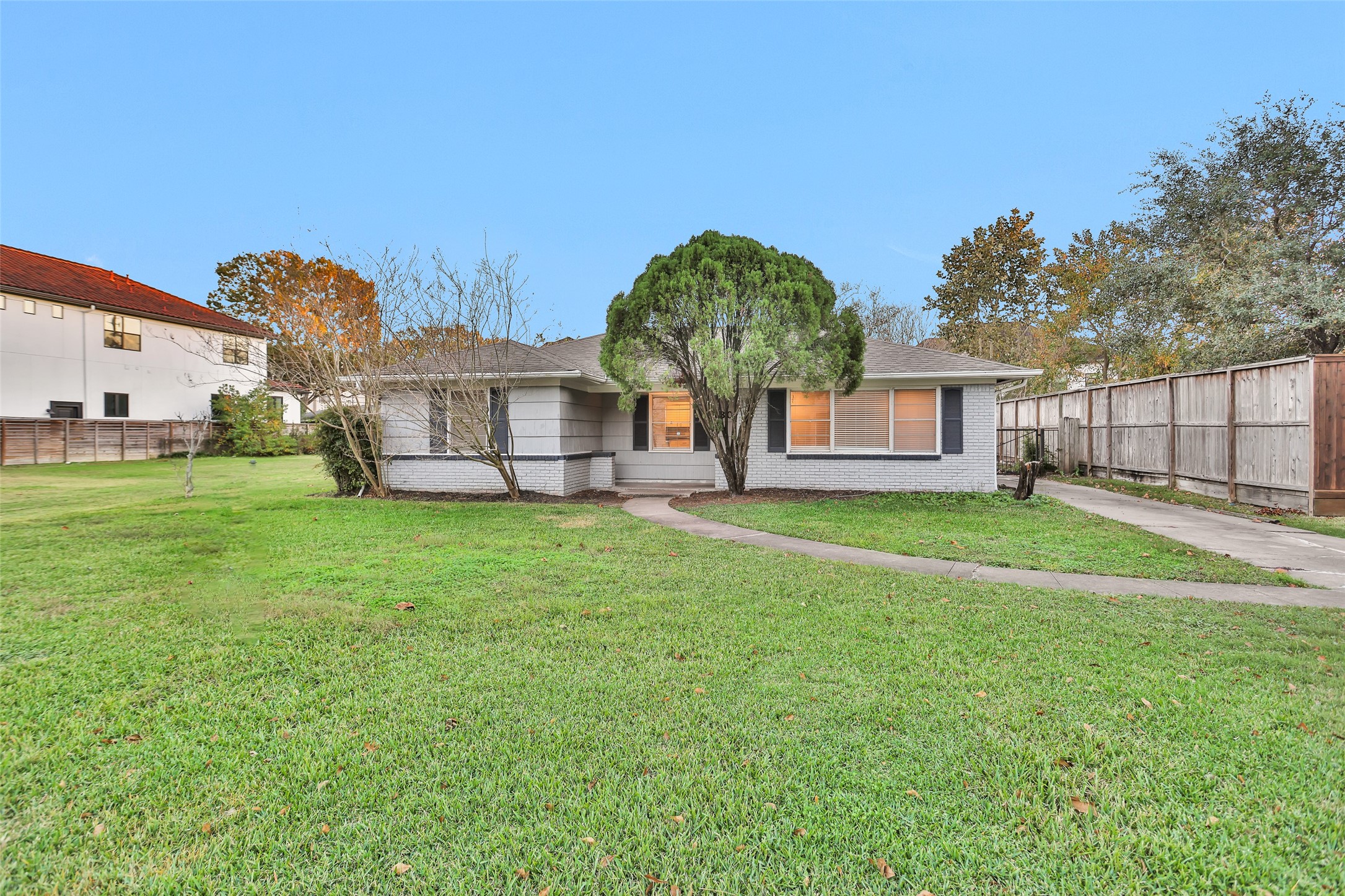 4803 Pine Street Property Photo
