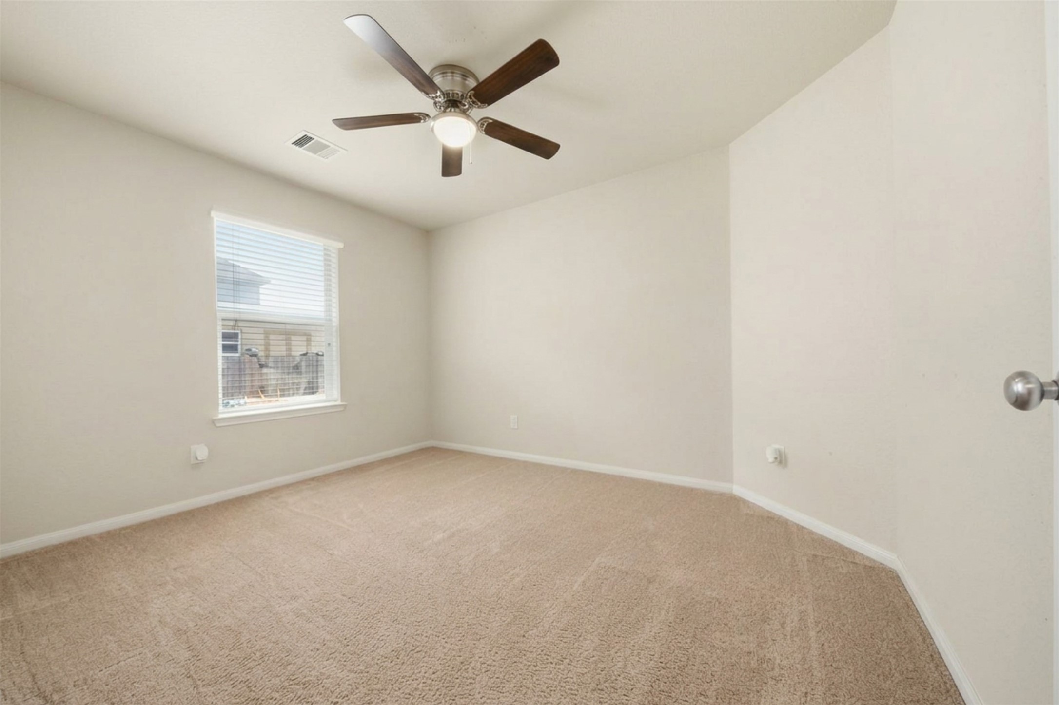 1284 Pinto Pass Property Photo 7