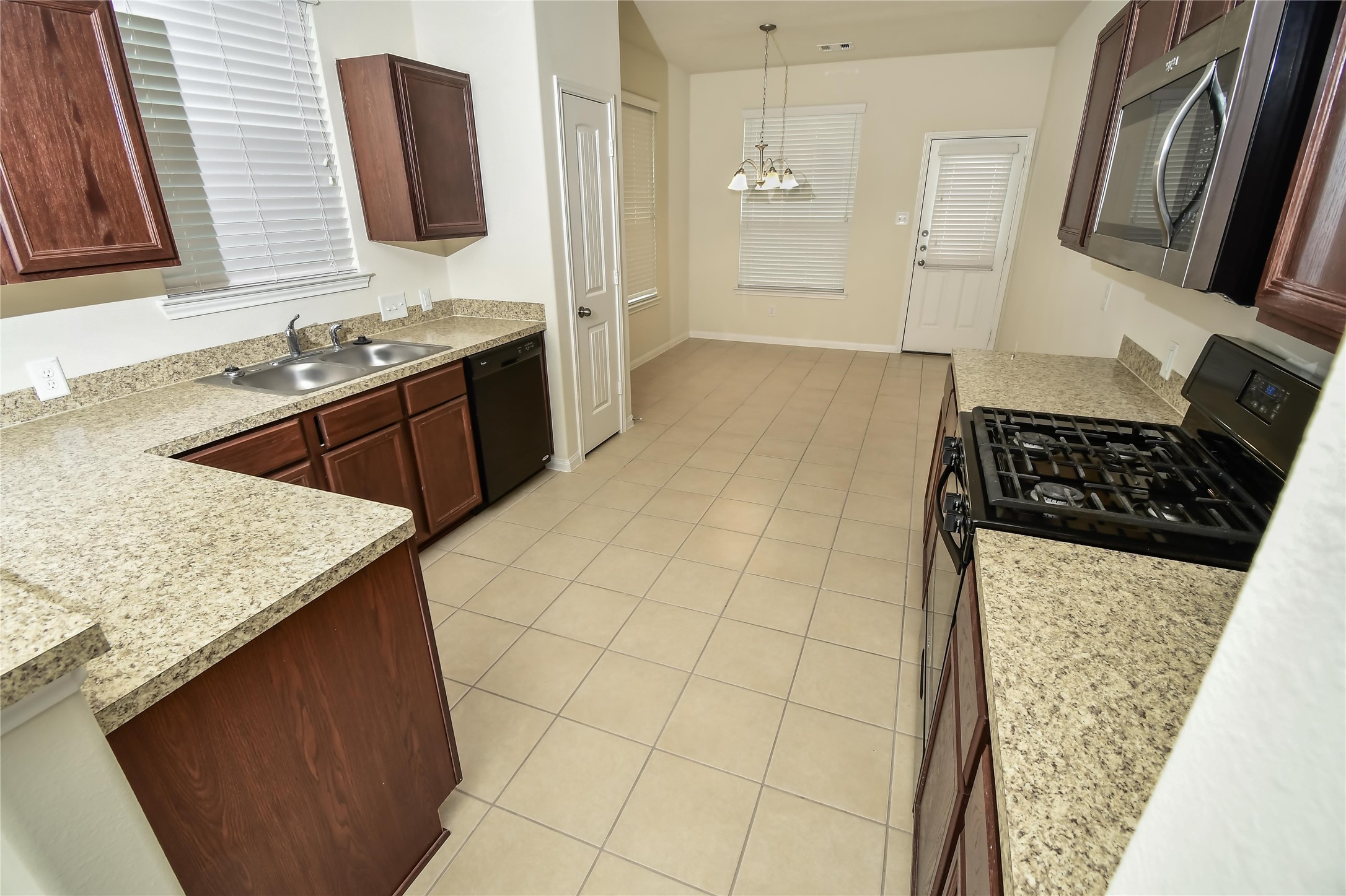 30507 Ginger Trace Drive Property Photo 5