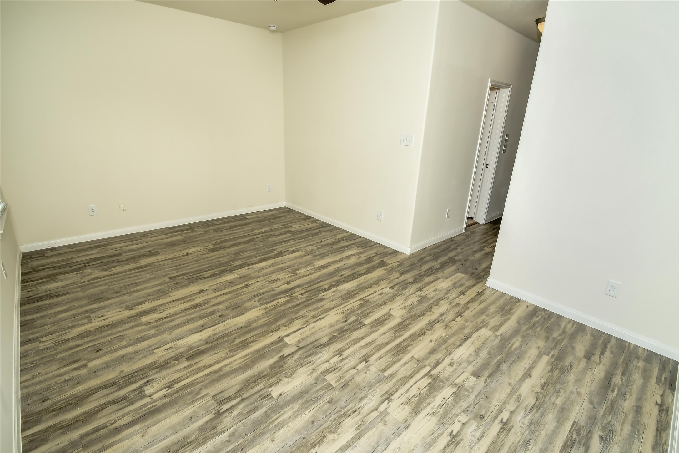 30507 Ginger Trace Drive Property Photo 9
