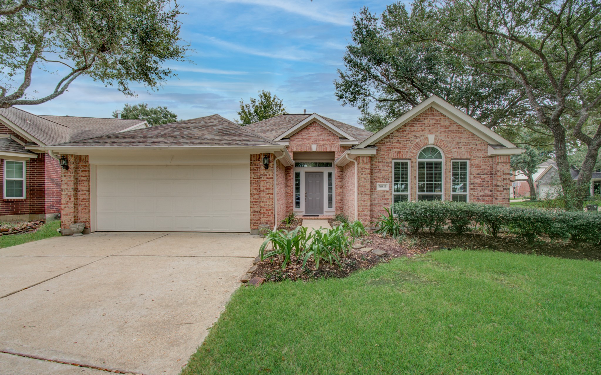 20811 Athea Glen Circle Property Photo 1