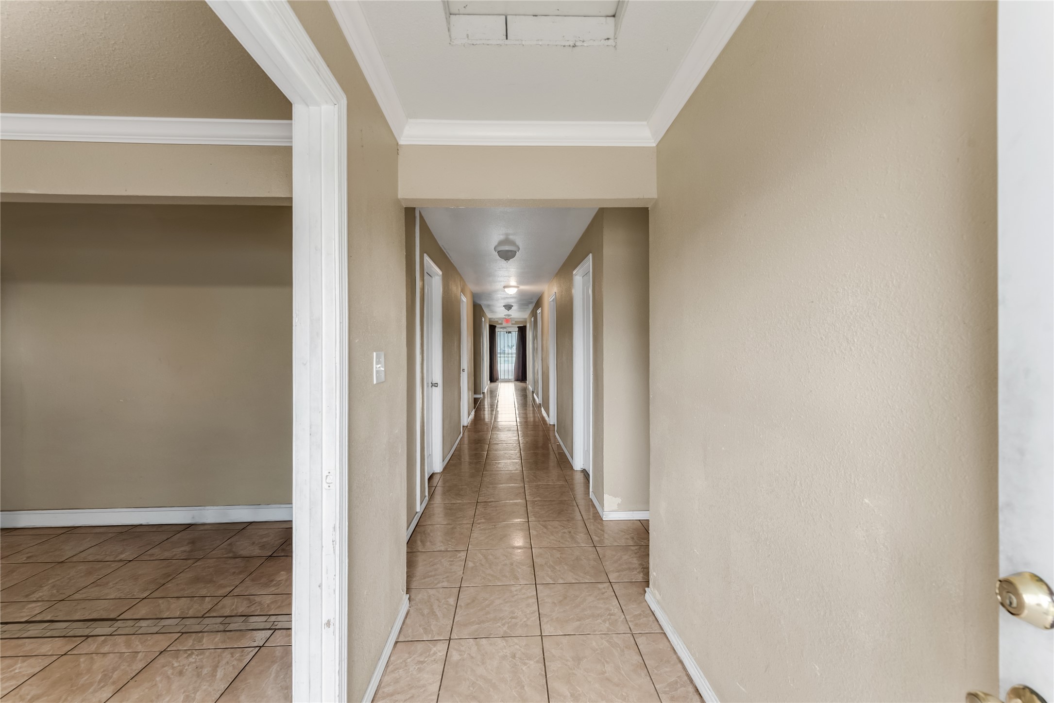 518 Westbrook Drive 1 Property Photo 6