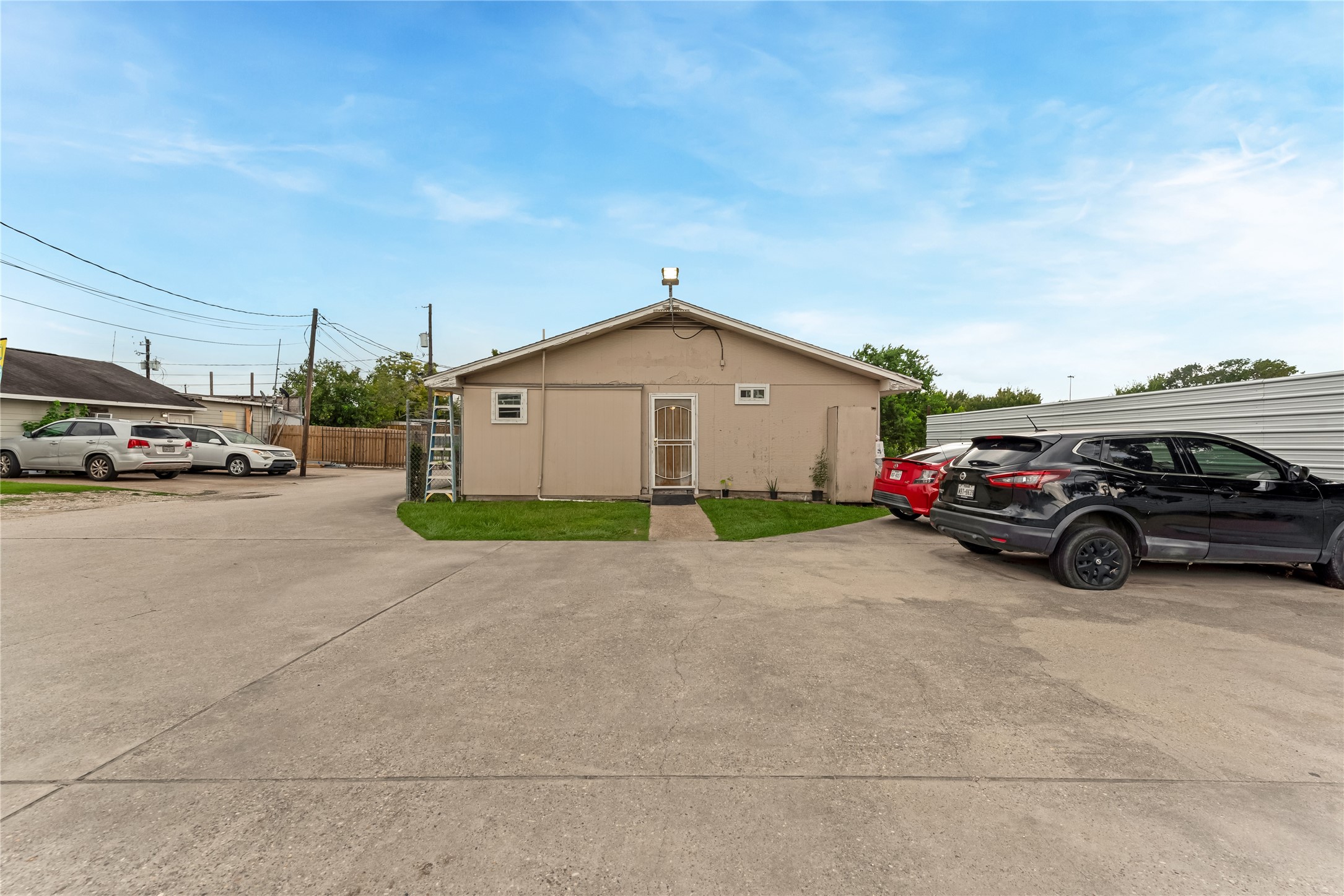 518 Westbrook Drive 1 Property Photo 18