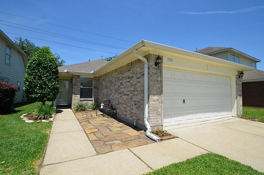 7251 River Pines Drive Property Photo 1