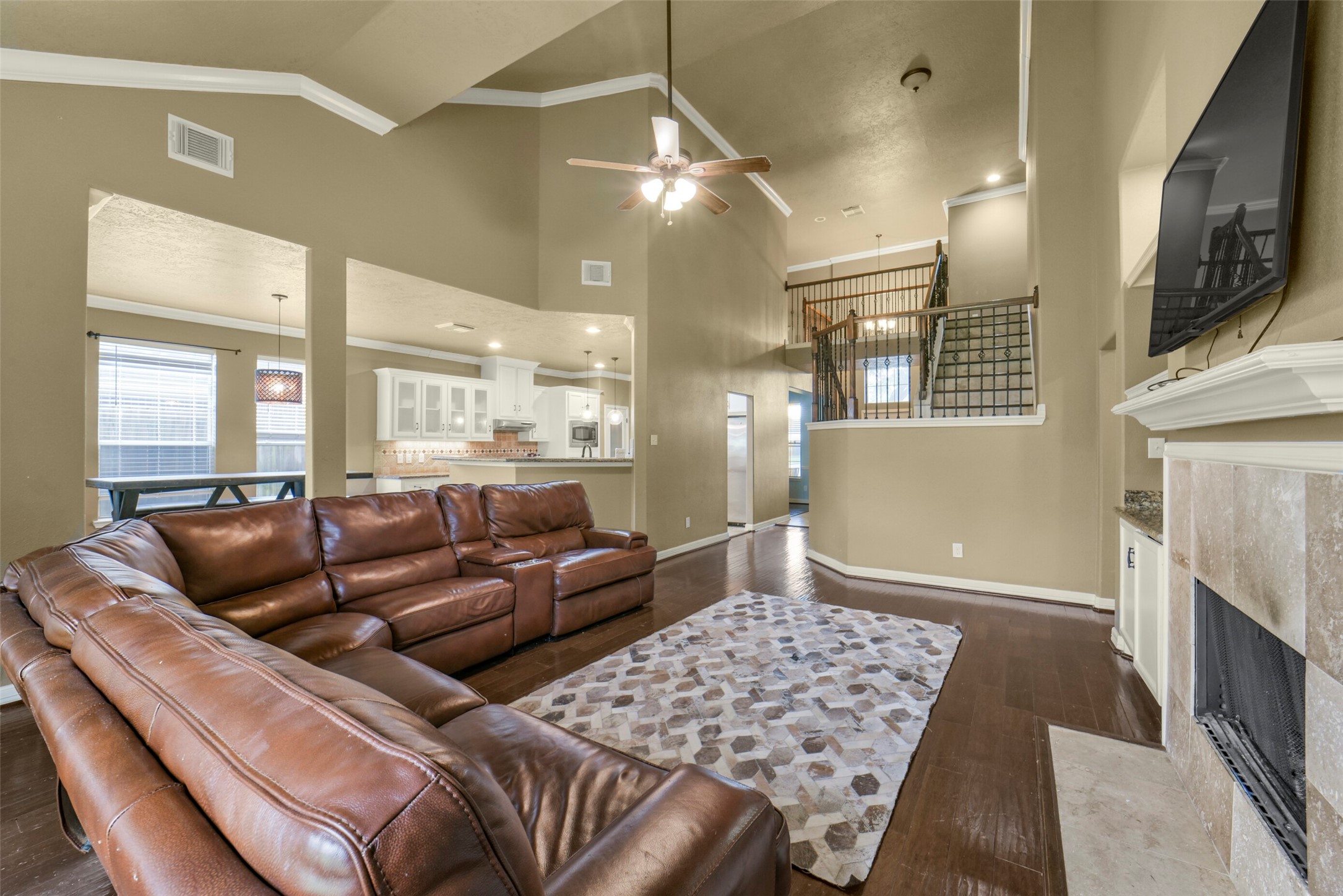 3755 Lauderwood Lane Property Photo 6