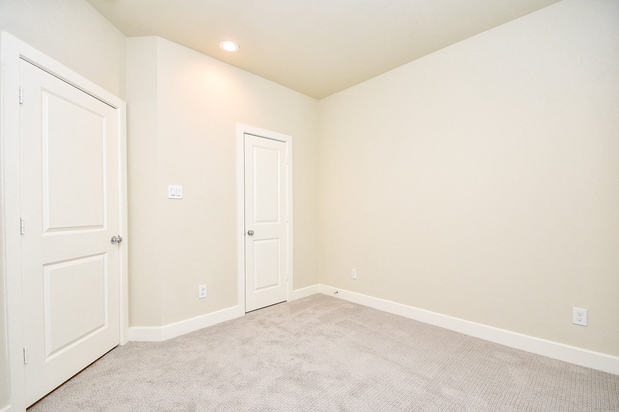 2307 Warhol Way Property Photo 6