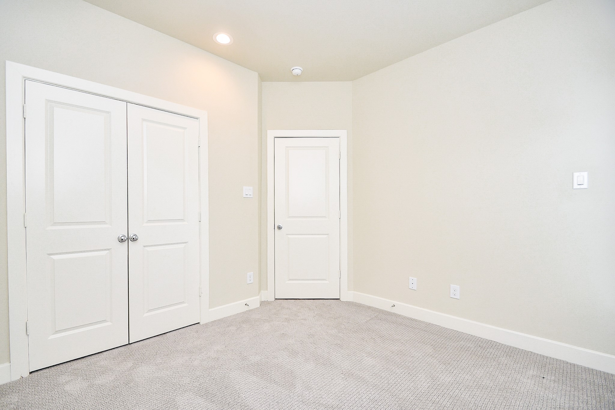 2307 Warhol Way Property Photo 11