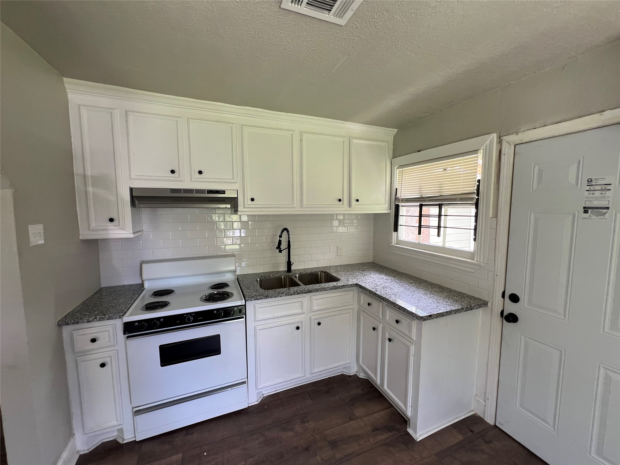 5034 Rapido Road Property Photo 4