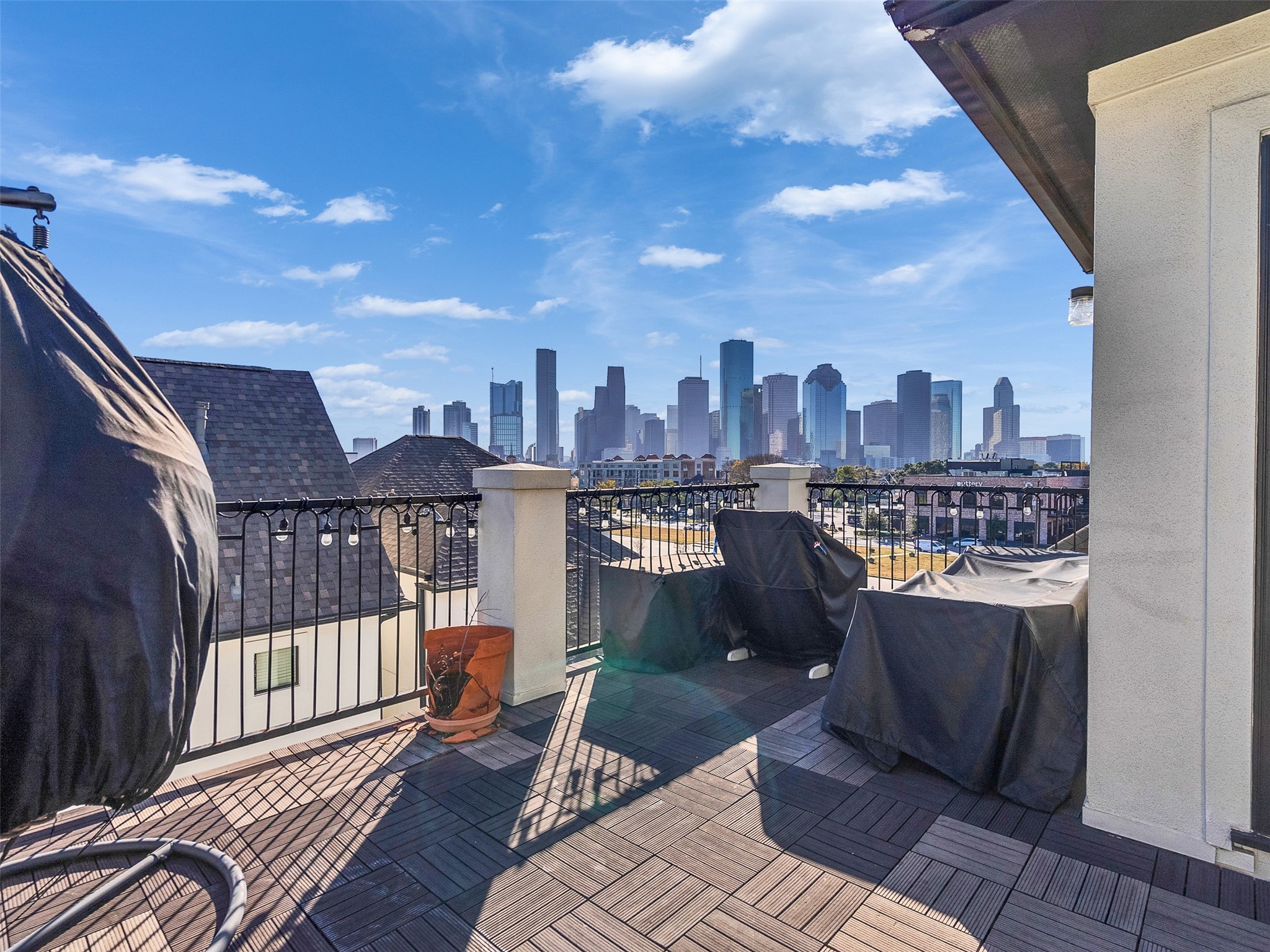 1877 Dart Street Property Photo 11