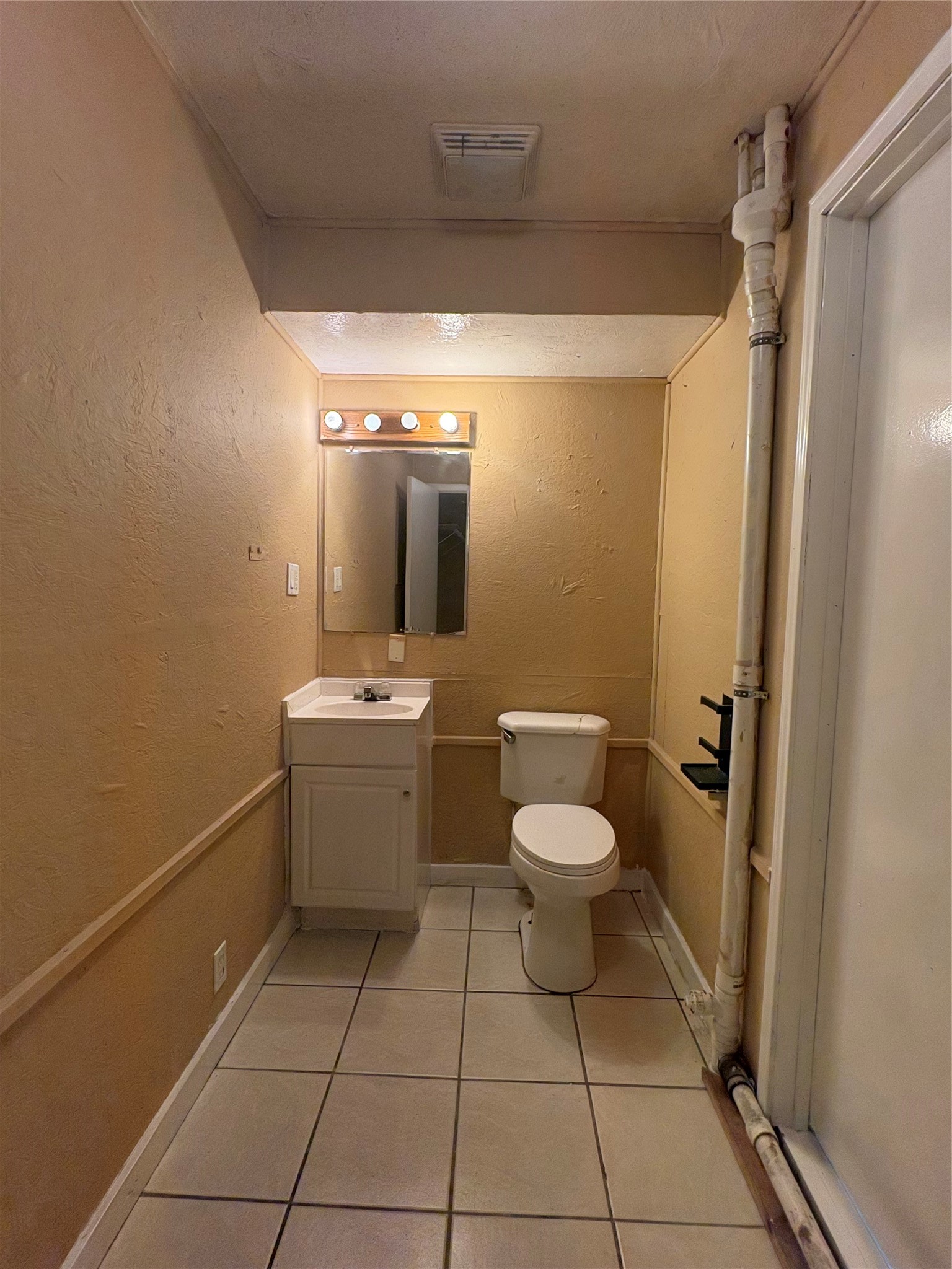 200 Gaines Street 1 Property Photo 9