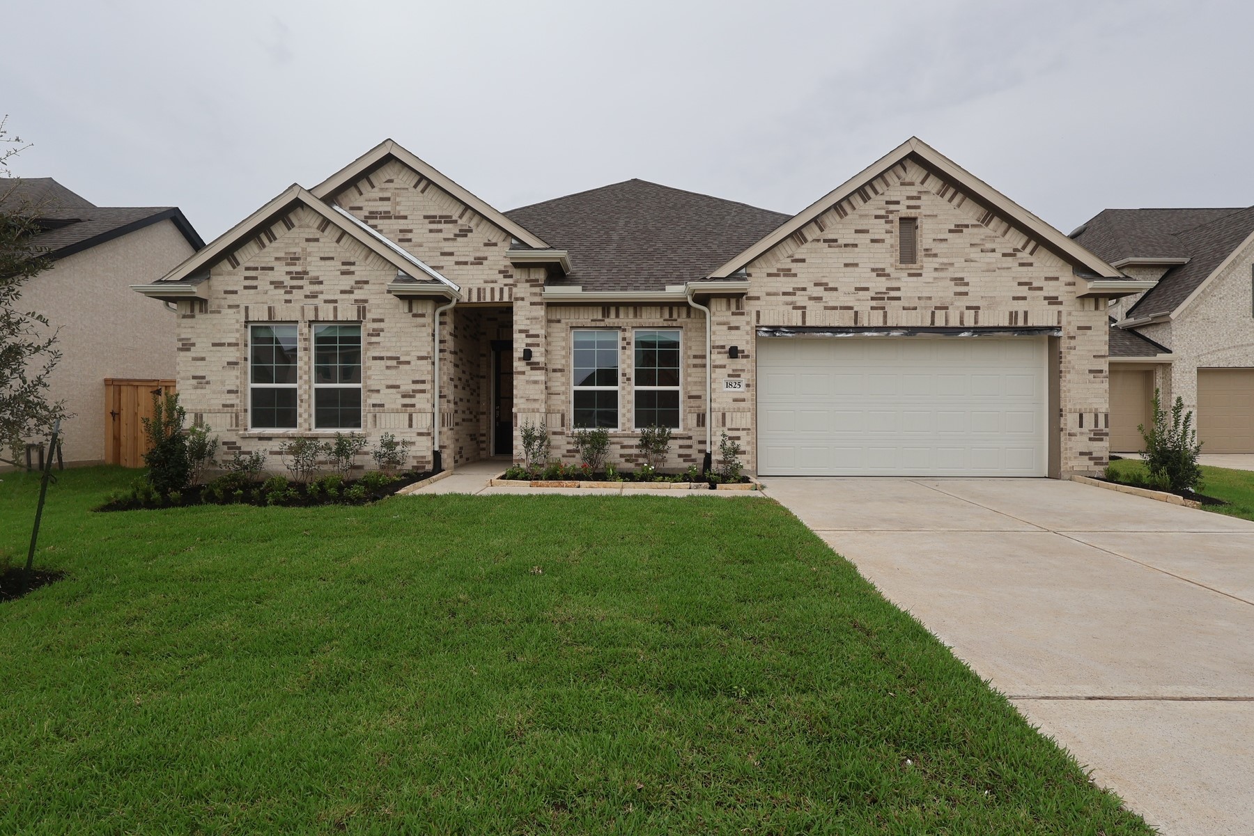 1825 N Wildflower Drive