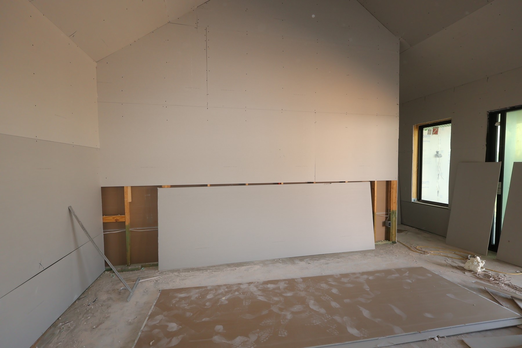 734 Hummingbird Haven Drive Property Photo 7