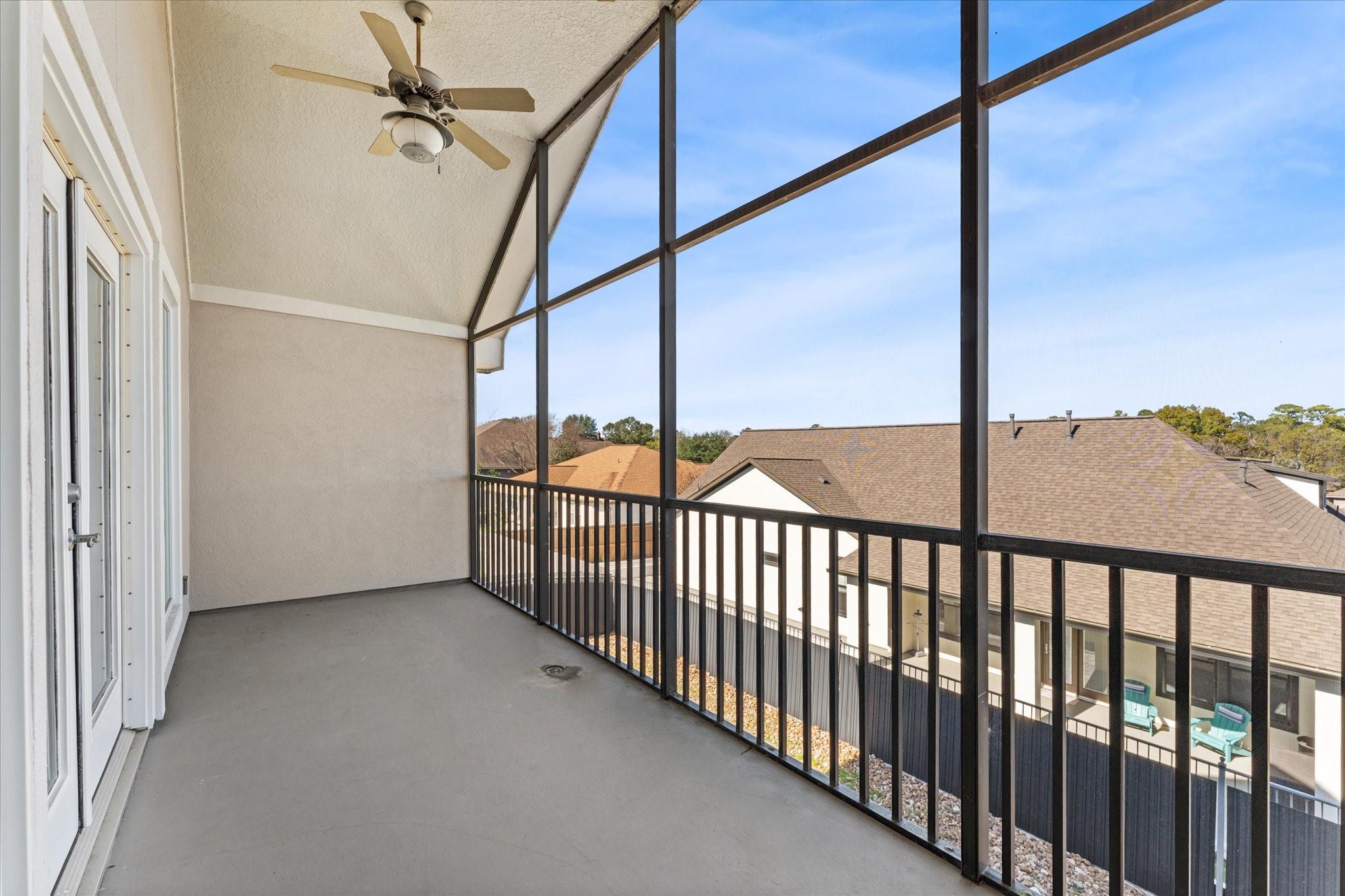 98 Victoria Drive W Property Photo 39