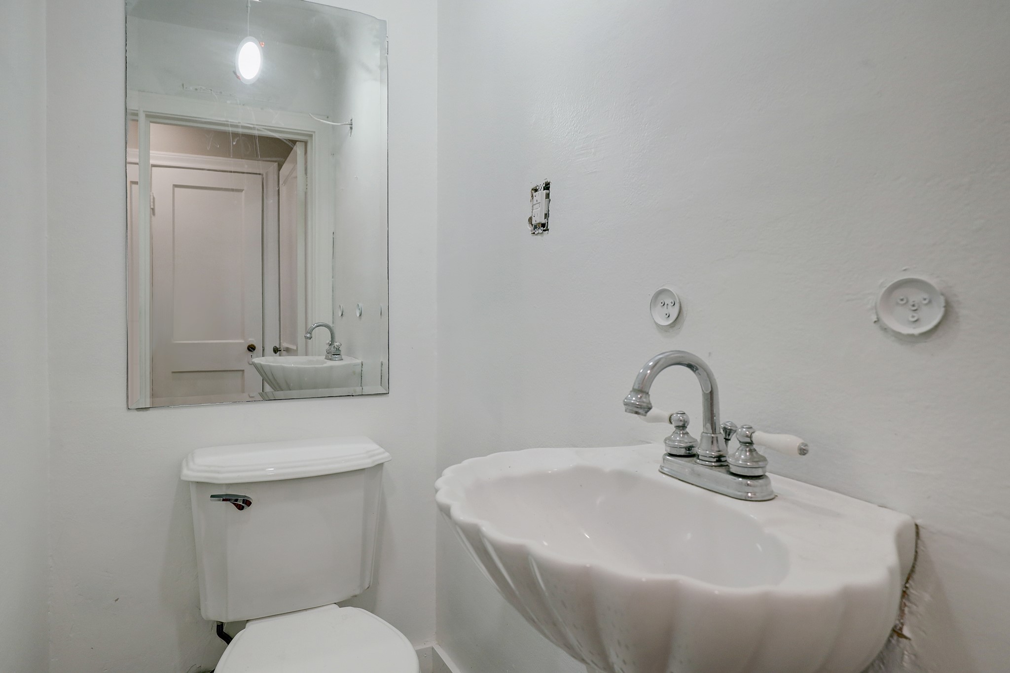 827 Le Green St Property Photo 10
