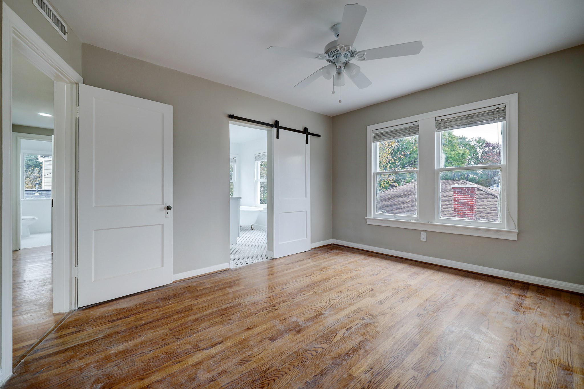 827 Le Green St Property Photo 12