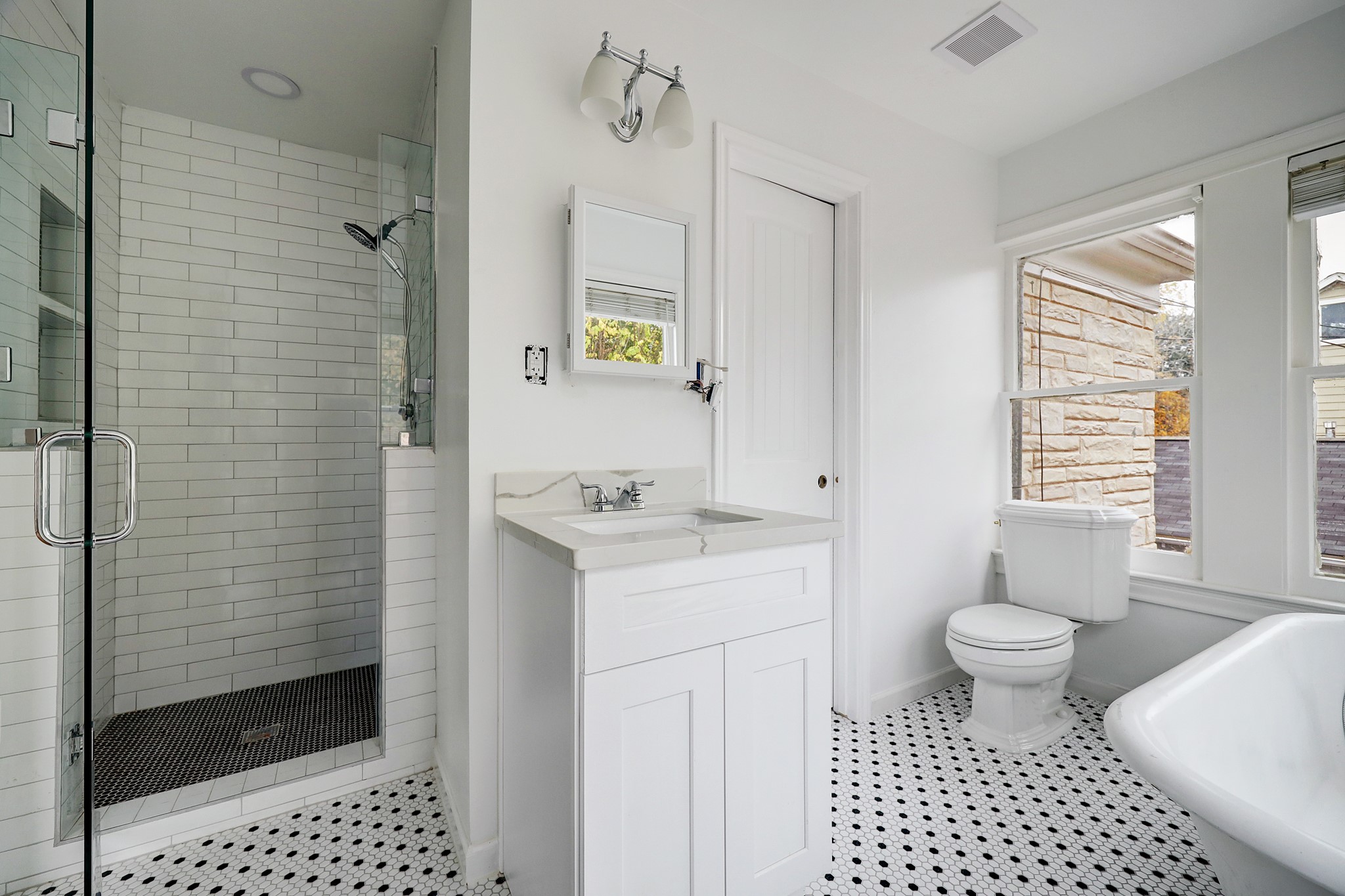 827 Le Green St Property Photo 14