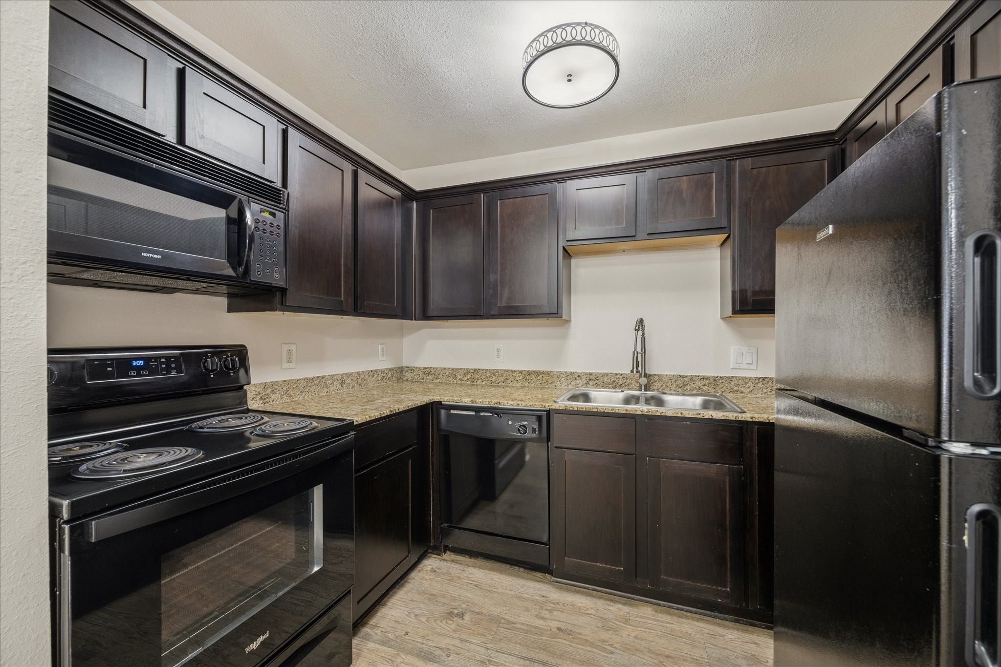 427 W 16th Street 23 Property Photo 1